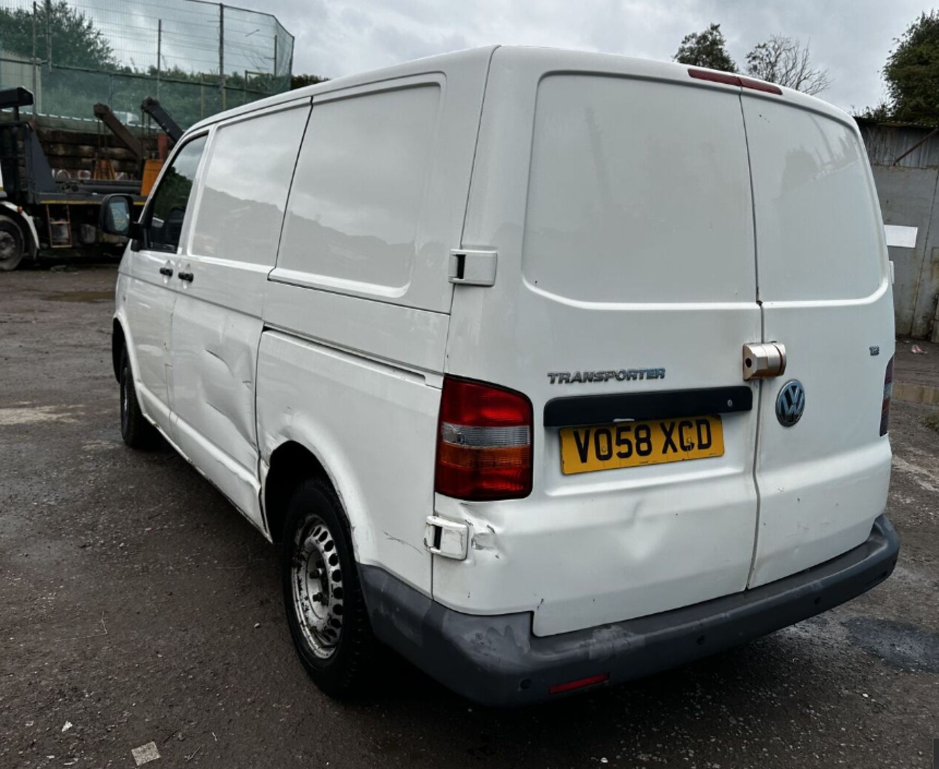 VOLKSWAGEN TRANSPORTER T28 PANEL >>--NO VAT ON HAMMER--<< - Image 3 of 17