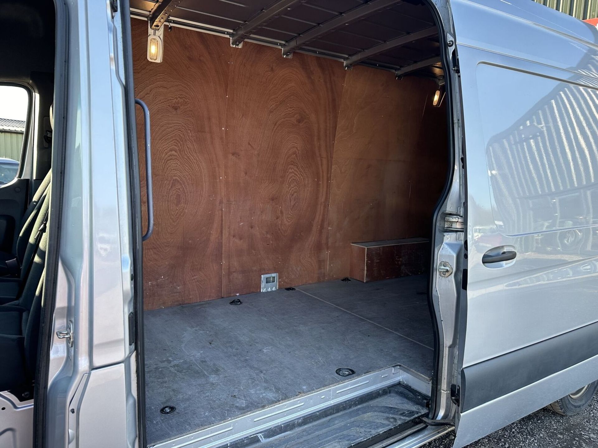 2019 MERCEDES SPRINTER 314 LONG WHEEL BASE, ULEZ >>--NO VAT ON HAMMER--<< - Image 9 of 15