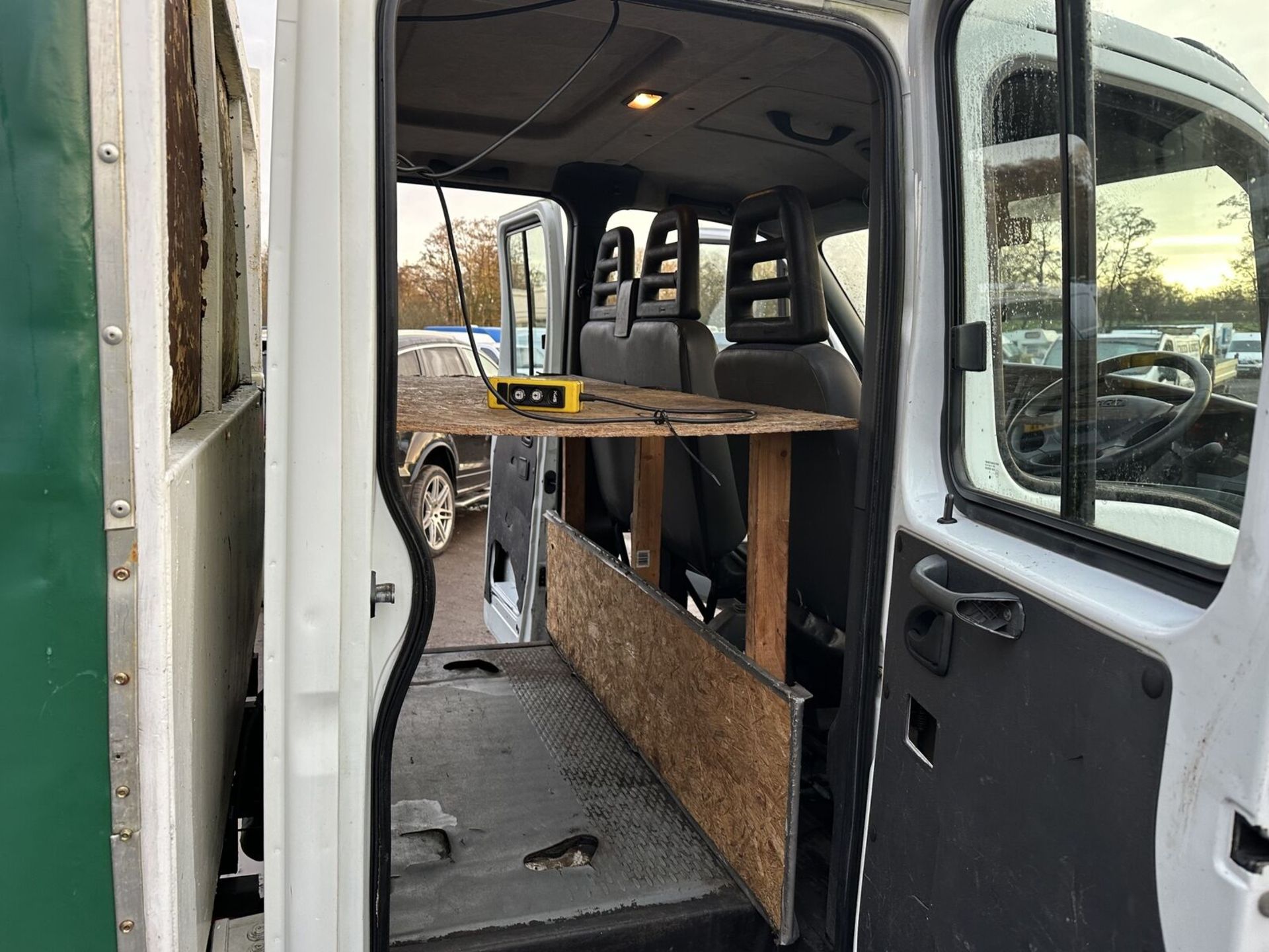 EFFORTLESS HAULER: IVECO DAILY 35C12 AUTOMATIC>>--NO VAT ON HAMMER--<< - Image 15 of 17