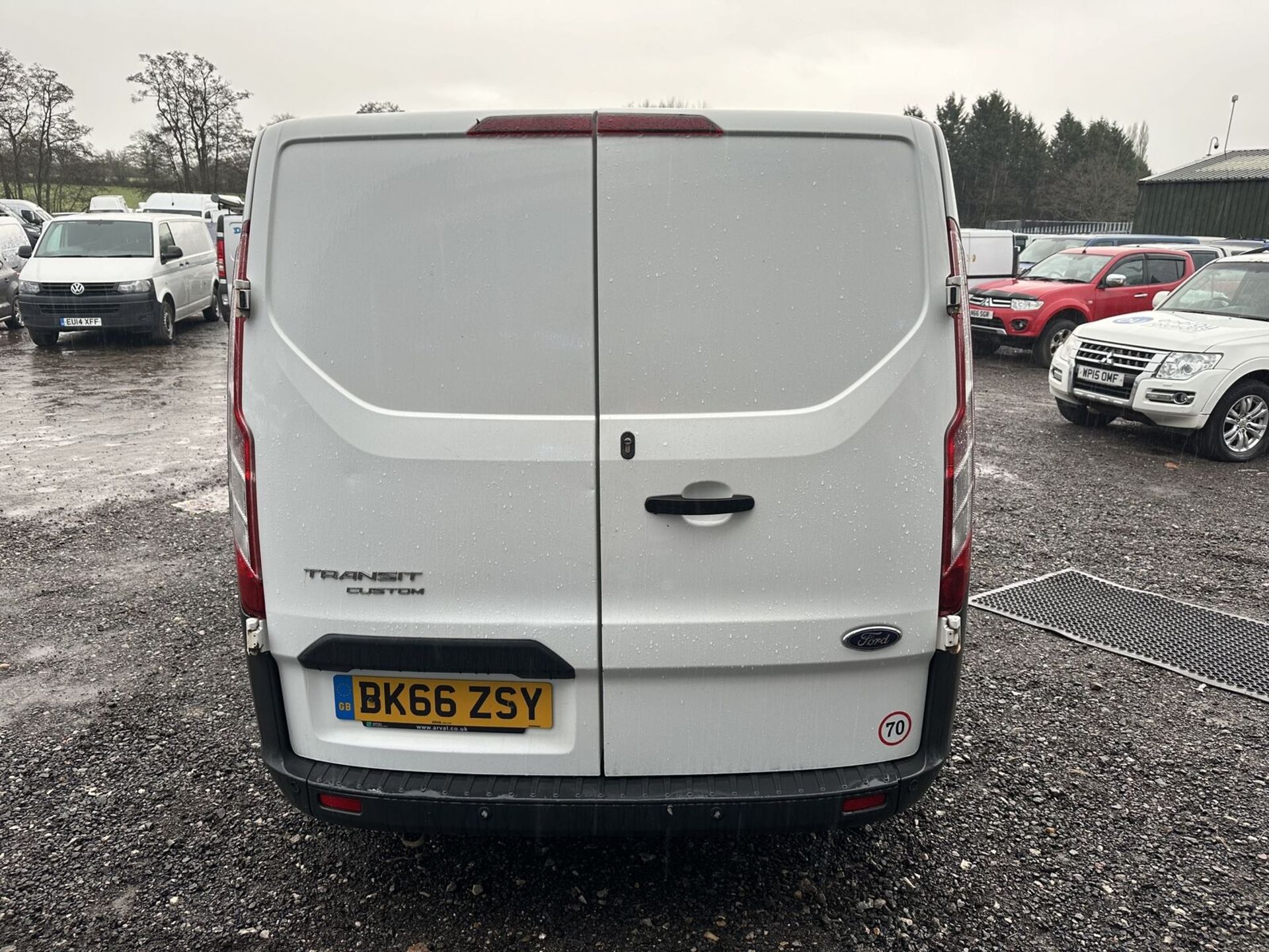 SMOOTH RIDE: 66 PLATE FORD TRANSIT CUSTOM EURO 6 >>--NO VAT ON HAMMER--<< - Image 3 of 19