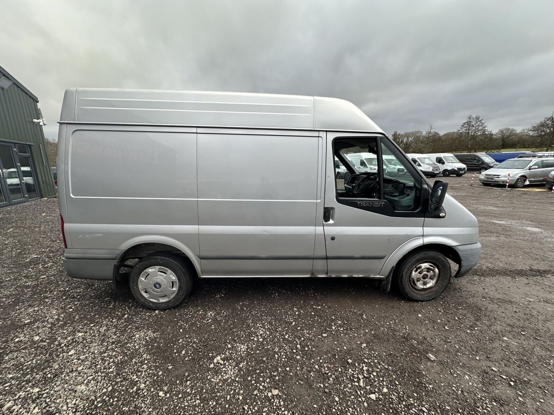 READY FOR REVIVAL: FORD TRANSIT 260 SWB DIESEL TREND >>--NO VAT ON HAMMER--<< - Image 15 of 16