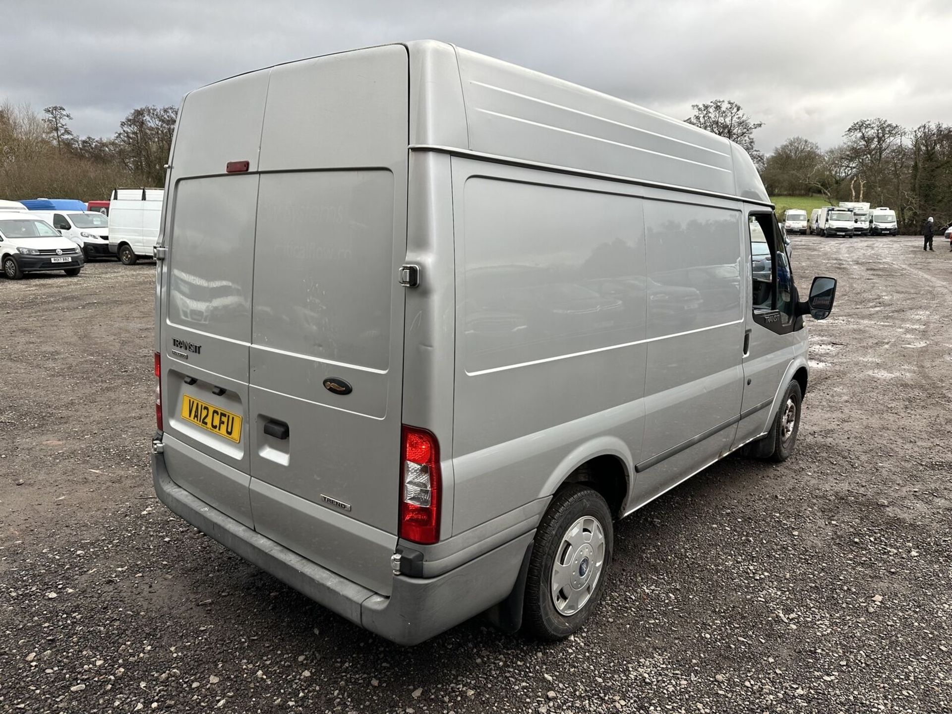 READY FOR REVIVAL: FORD TRANSIT 260 SWB DIESEL TREND >>--NO VAT ON HAMMER--<< - Image 14 of 16