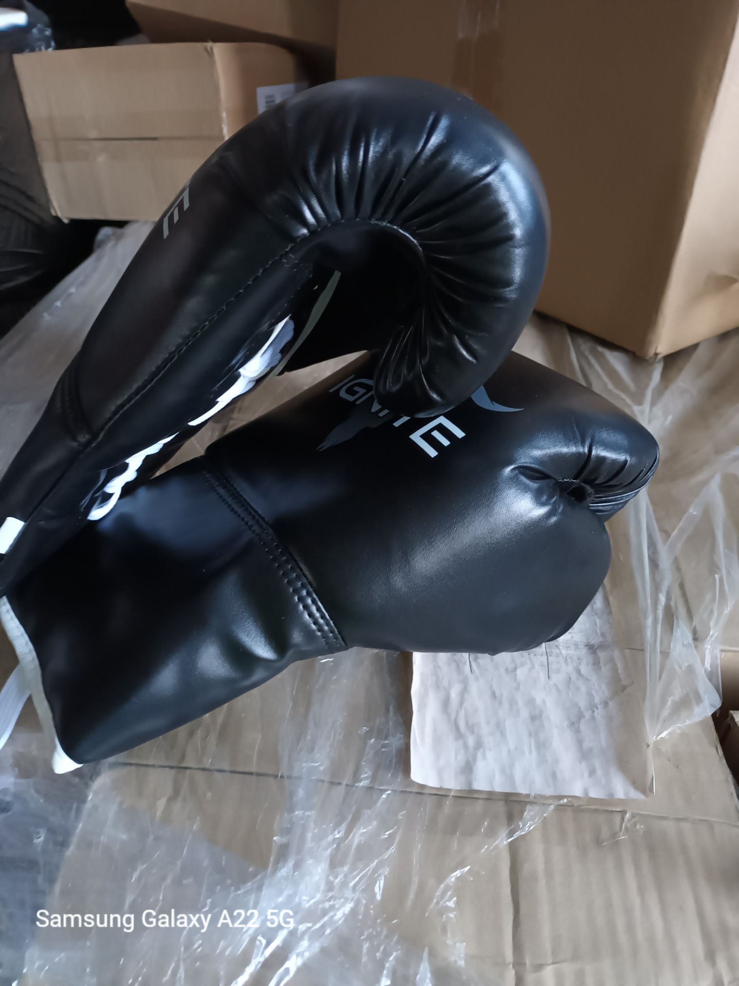 PALLET OF APPROX 150 PAIRS OF ADULT BOXING GLOVES