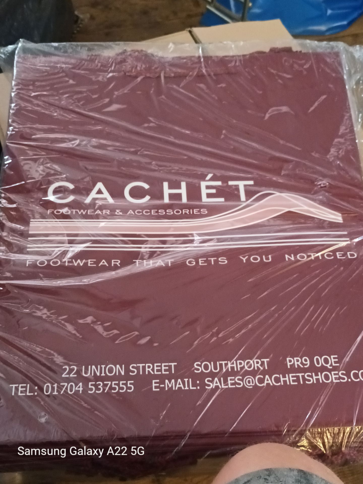 PALLET OF 400 X CACHET BAGS AND 53 PARTY PHOTO BOOTHS - Image 2 of 3