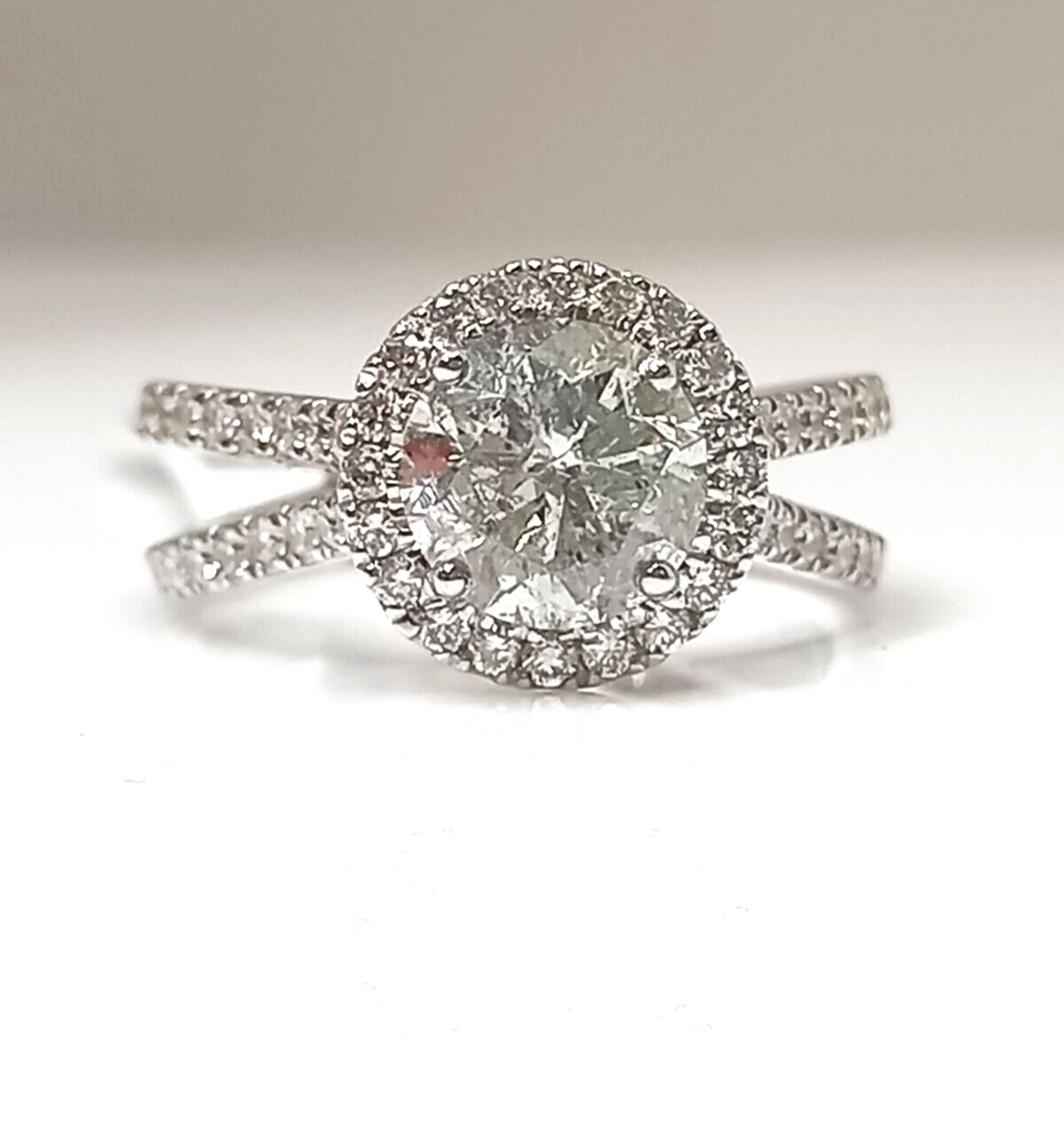 2.20CT HALO SET DIAMOND ENGAGEMENT RING/18CT WHITE GOLD + GIFT BOX + VALUATION CERT OF £7995 - Image 5 of 7