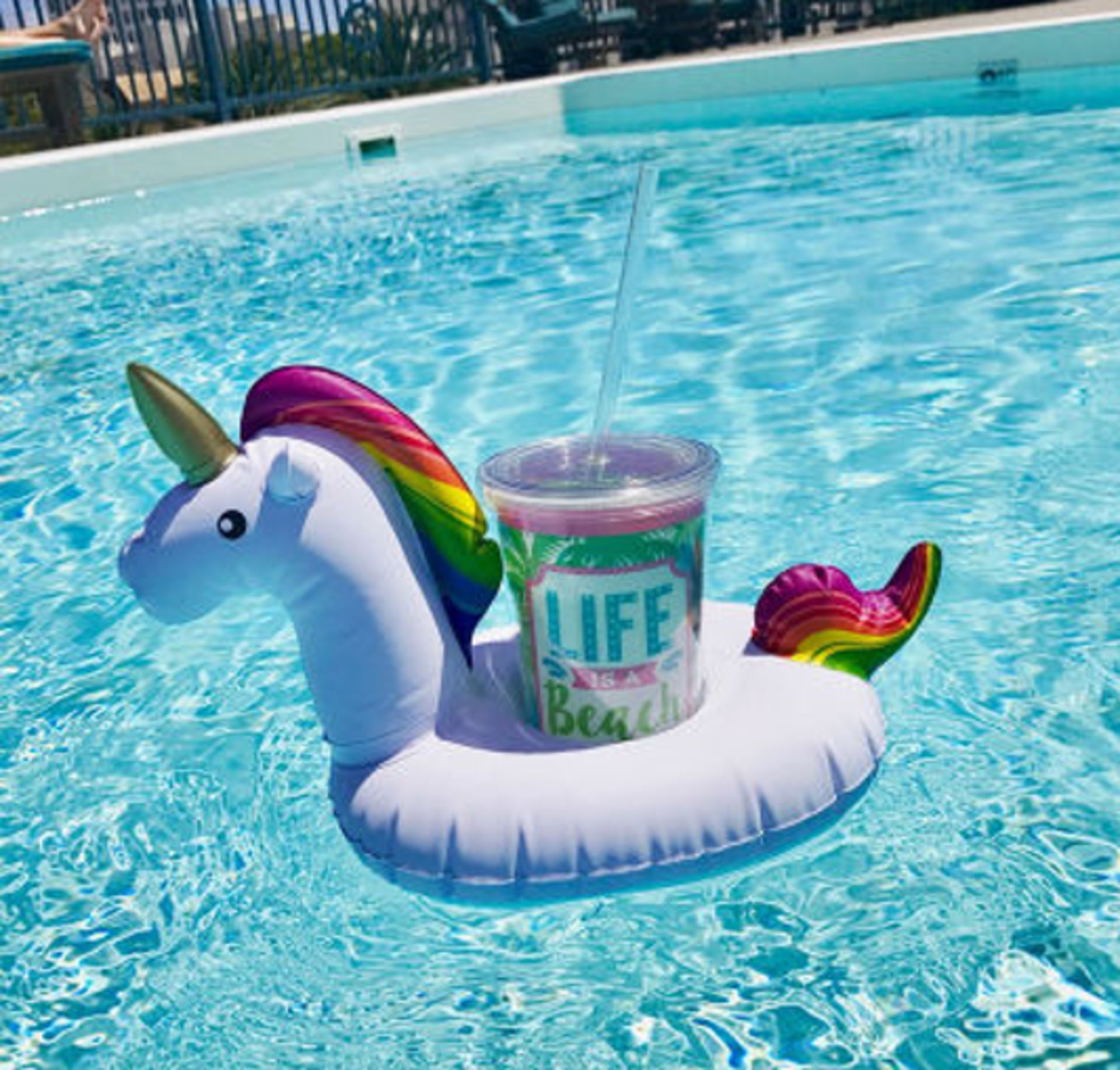 5,400 X RAINBOW UNICORN INFLATABLE DRINKS HOLDER