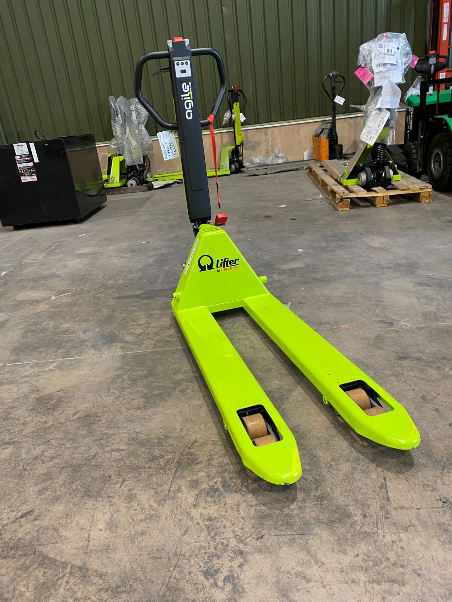 NEW AGILE PLUS ELECTRIC POWERED PALLET TRUCK - RRP OVER £1400 - SEE DESCRIPTION - Bild 3 aus 5