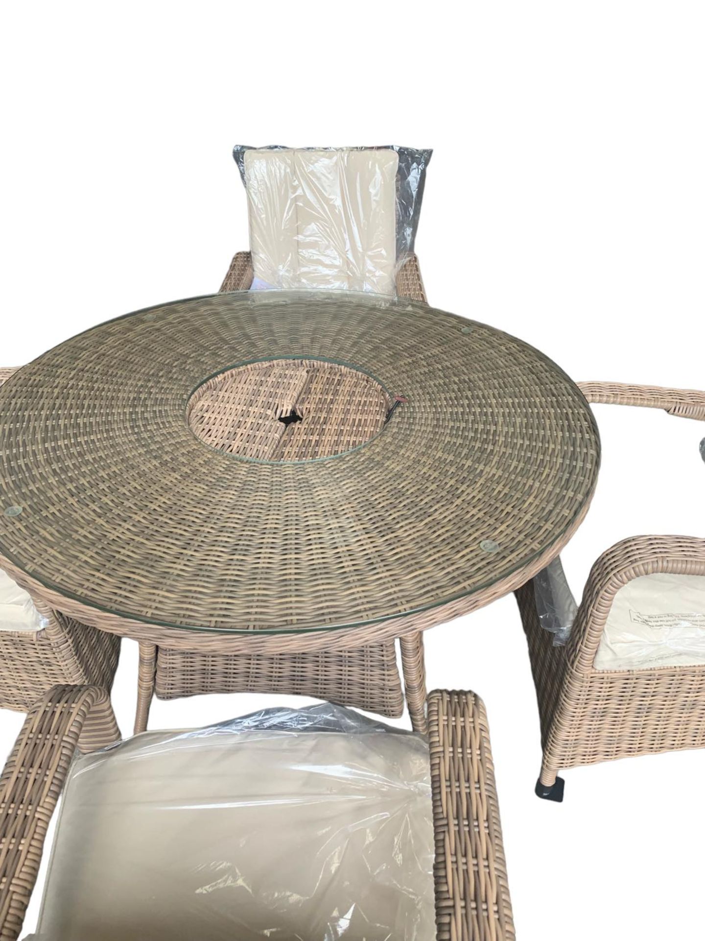 RATTAN SET 4 CHAIRS AND TABLE + ICEBUCKET+RAIN COVER - Image 3 of 5
