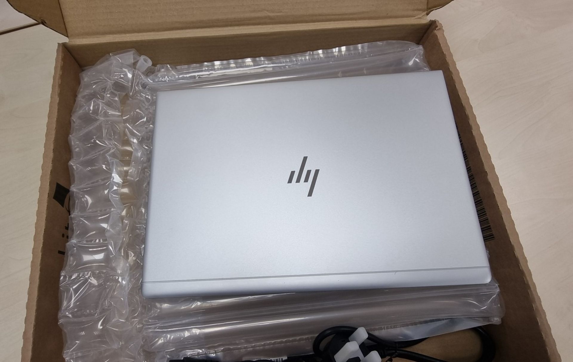 5 X HP ELITEBOOK 840 G5 INTEL CORE I5-8250U 8GB 256GB SSD 14" FHD WINDOWS 10 PRO - Image 3 of 5