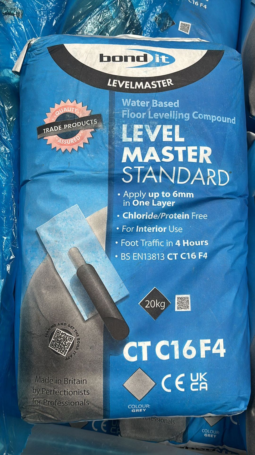 APPROXIMATELY 100 BAGS OF 20KG BONDIT LEVEL MASTER