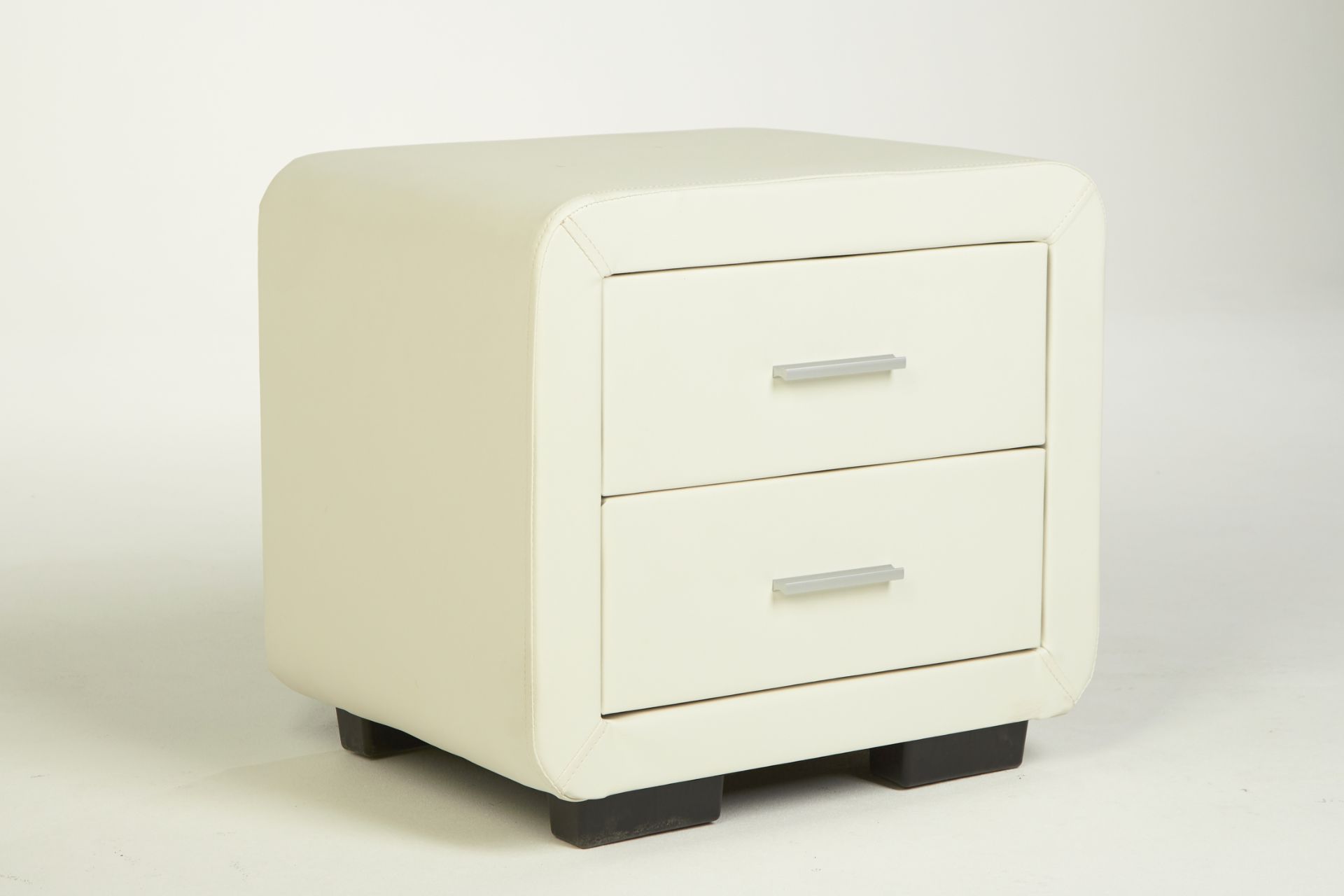 WHITE LEATHER 2 DRAWER BEDSIDE - Bild 3 aus 4