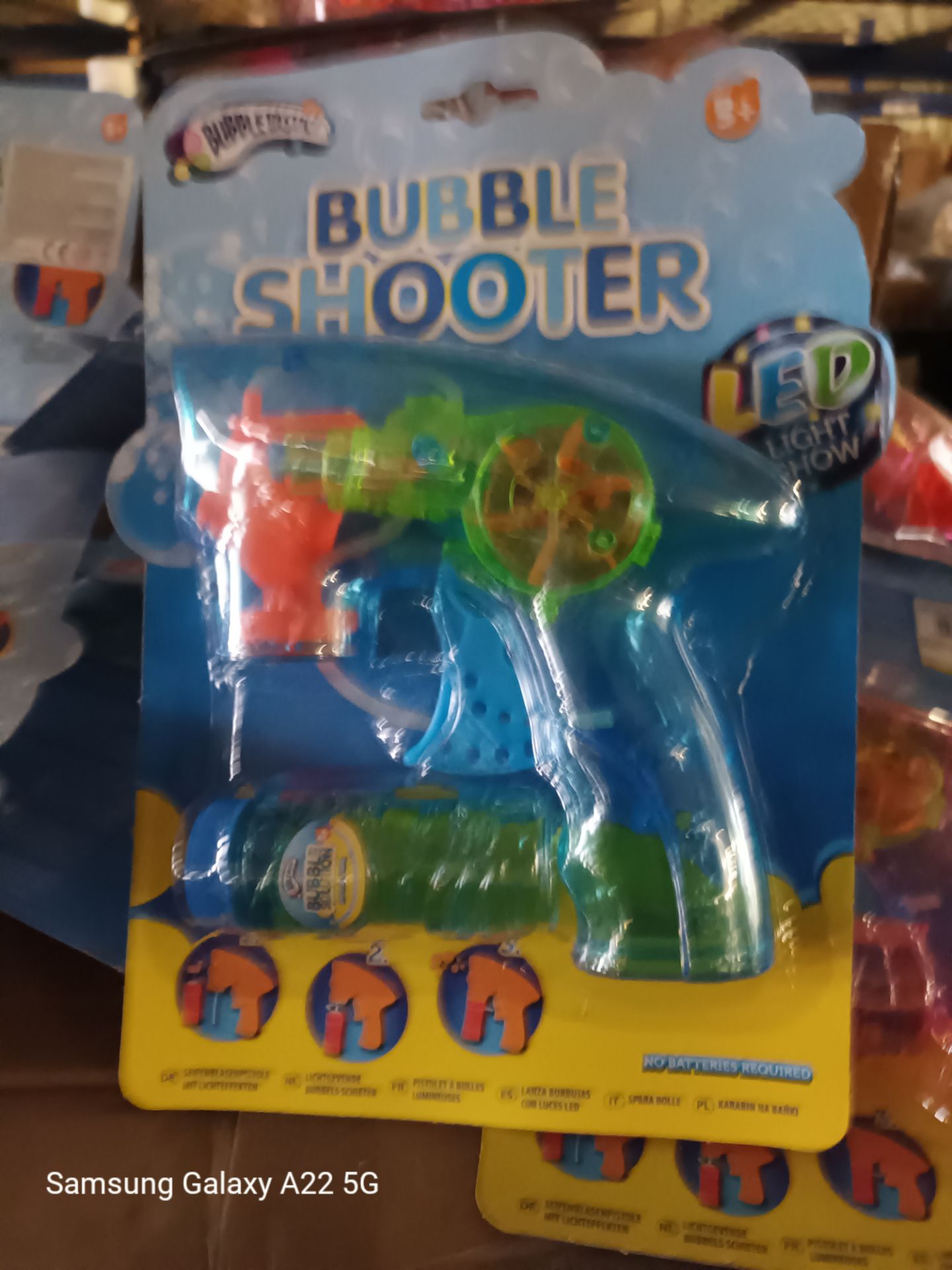 PALLET OF 480 X NEW LIGHT UP BUBBLE SHOOTERS