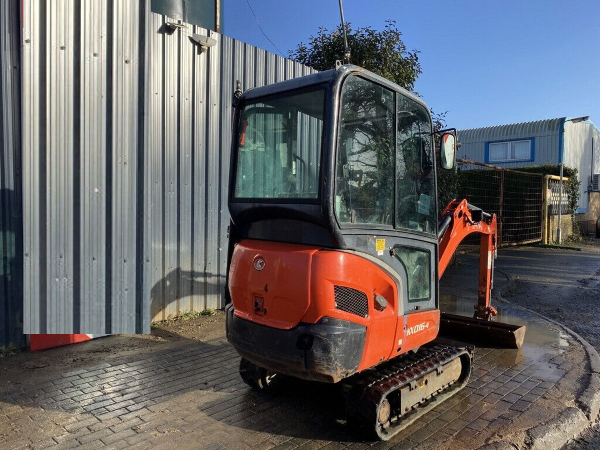 2015 KUBOTA KX016-4: UNLEASHING POWER WITH 2572 HOURS OF PRECISION - Image 9 of 12