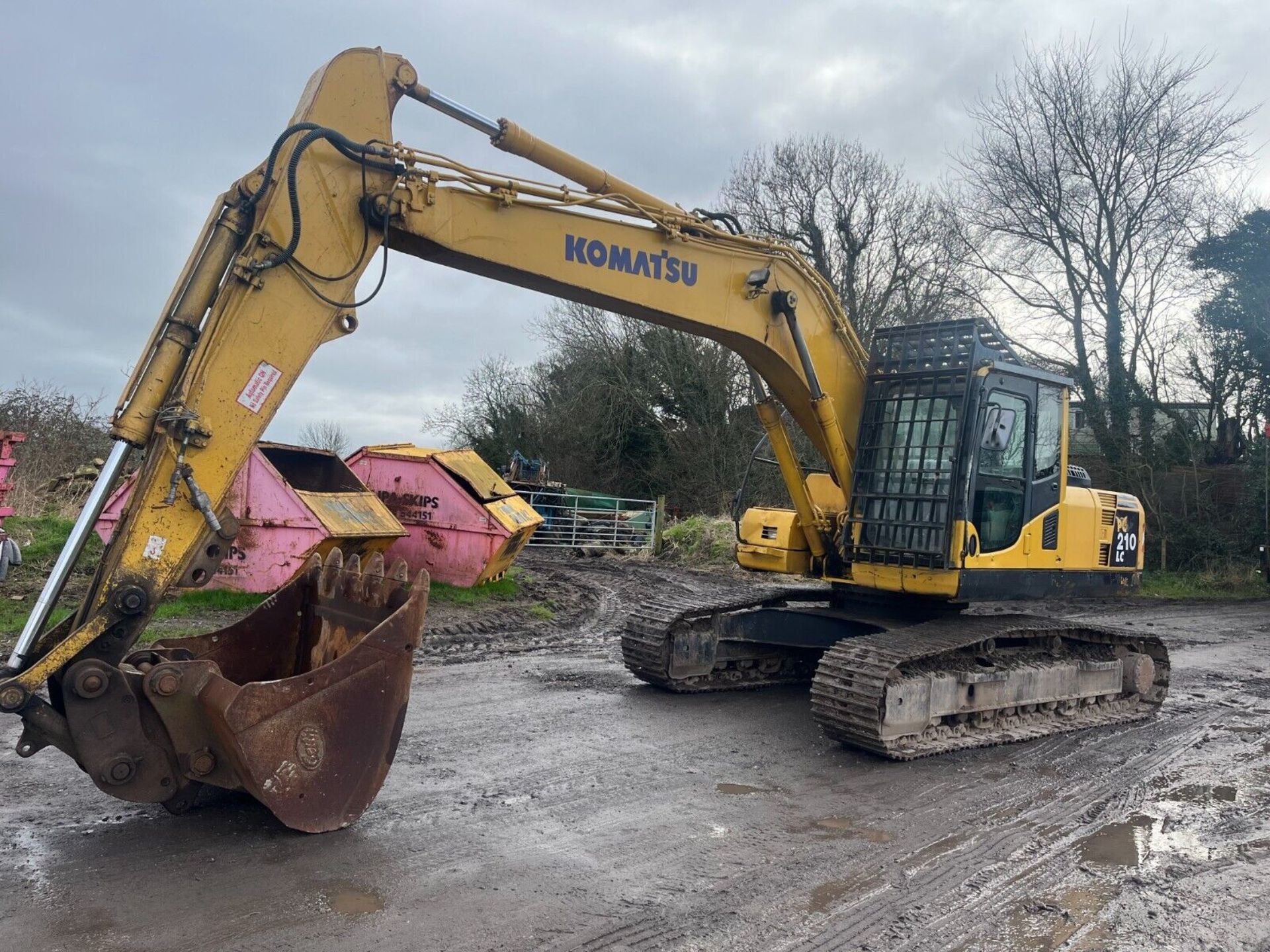 POWER AND PRECISION: 2007 KOMATSU PC210-LC8 DEMOLITION EXCAVATOR