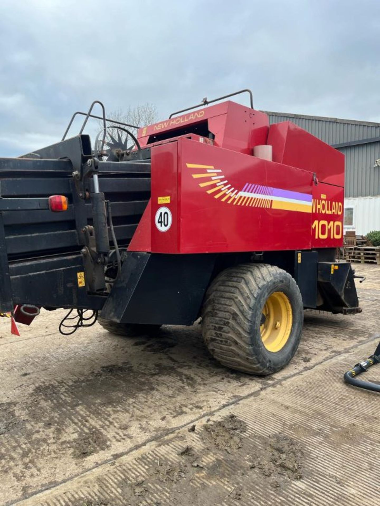 NEW HOLLAND D1010 BIG SQUARE BALER - Image 7 of 9