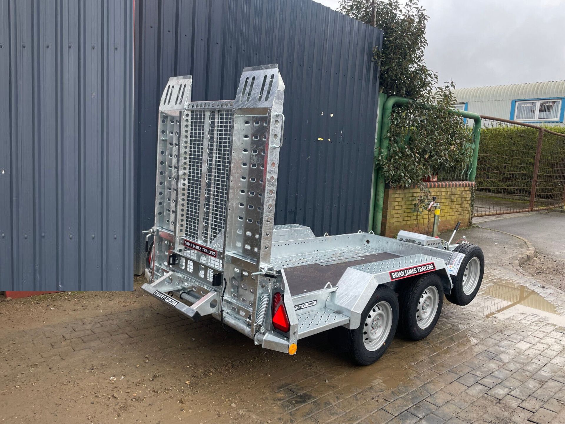 COMPACT DOMINANCE: 2023 2700KG TRAILER - NEW, UNUSED, UNMATCHED
