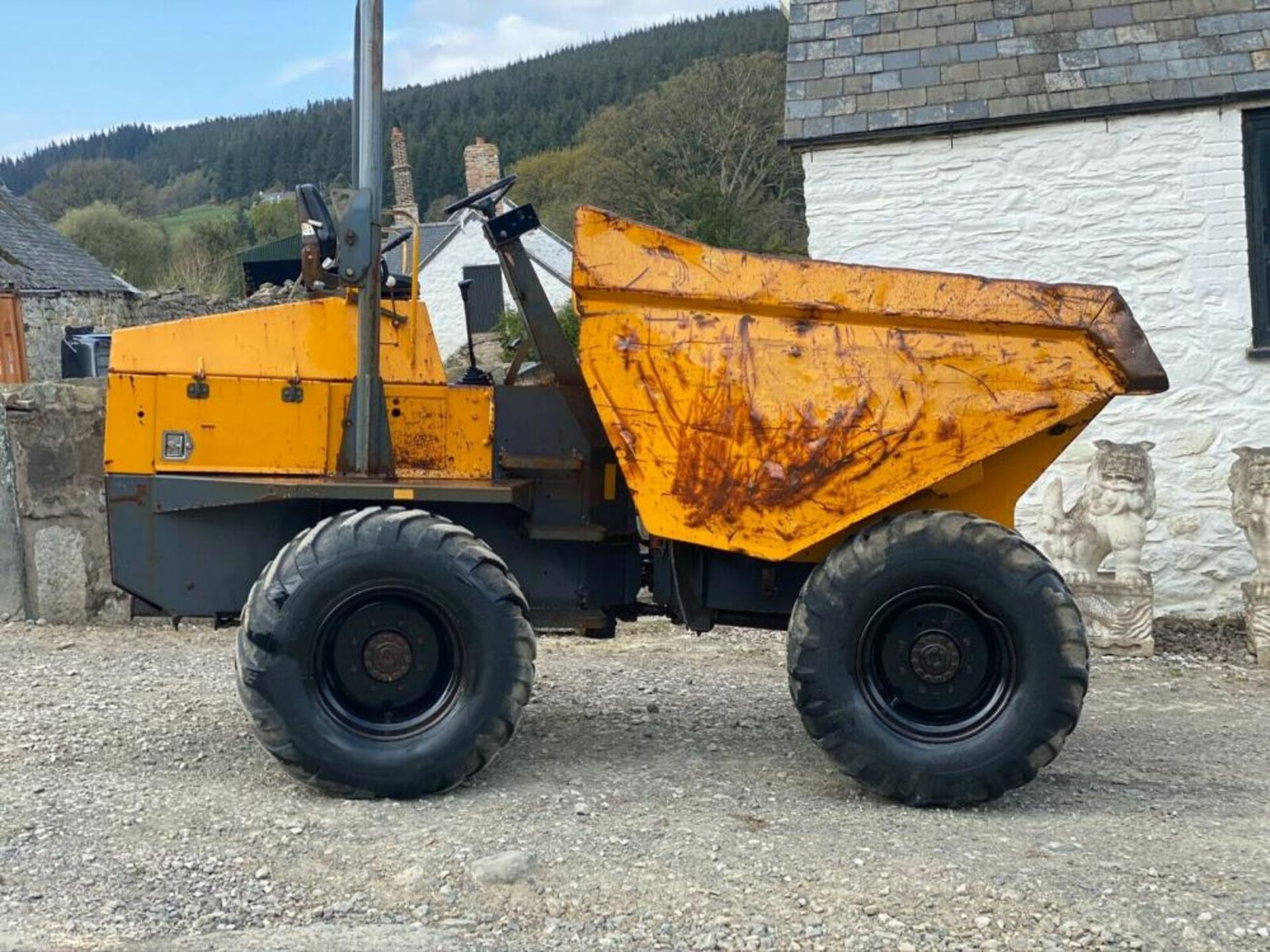 POWERFUL PERFORMANCE: 2009 TEREX TA9 9-TON DUMPER READY FOR ACTION - Image 7 of 9