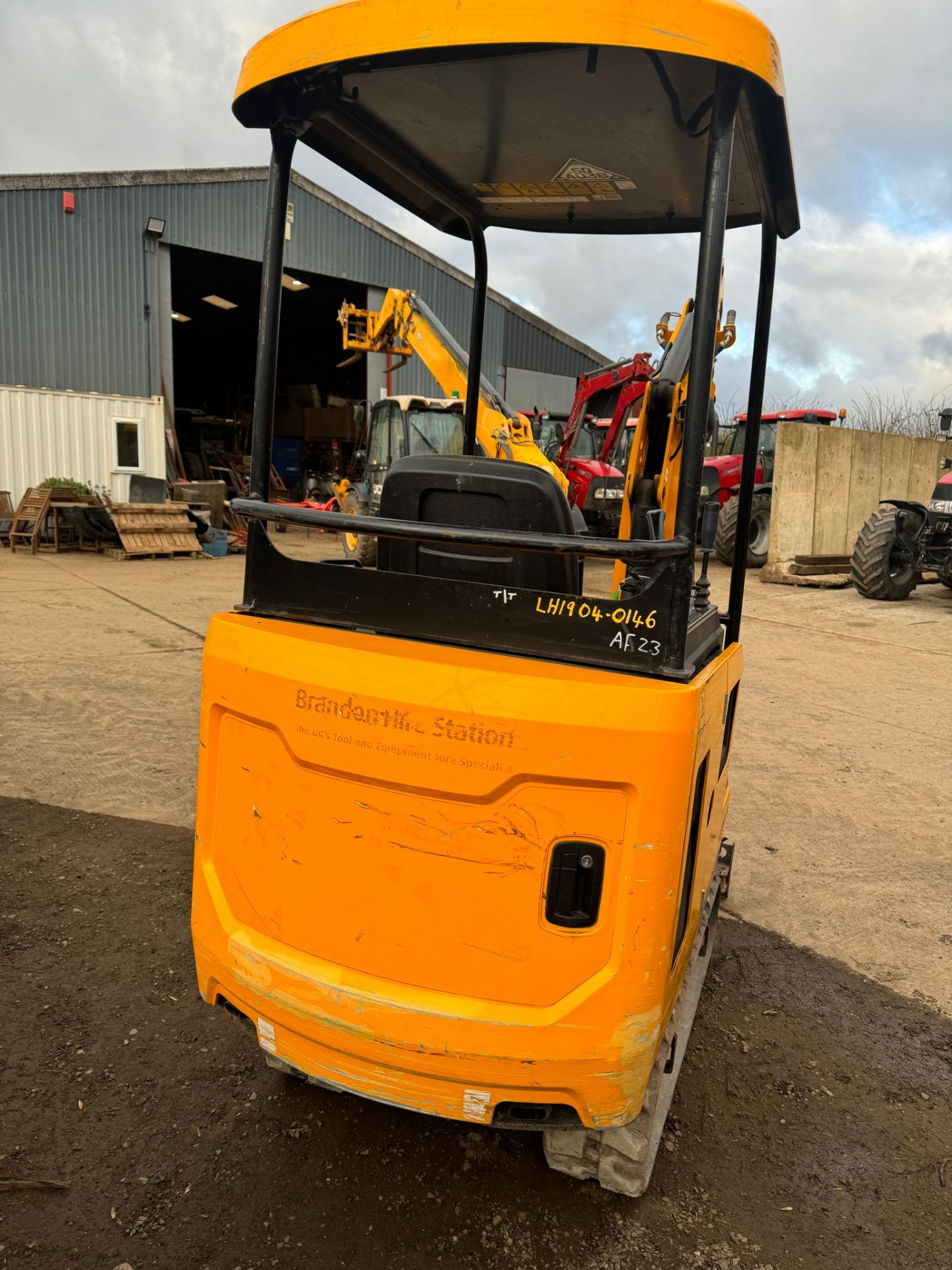 JCB 15C-1 MINI DIGGER. - Image 8 of 15