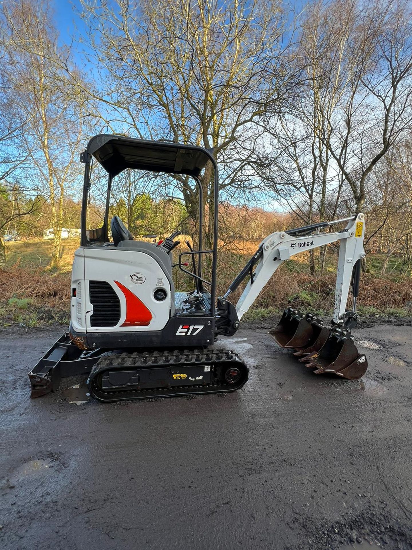 BOBCAT E17 EXPANDABLE TRACKS 530 HOURS - Image 13 of 22