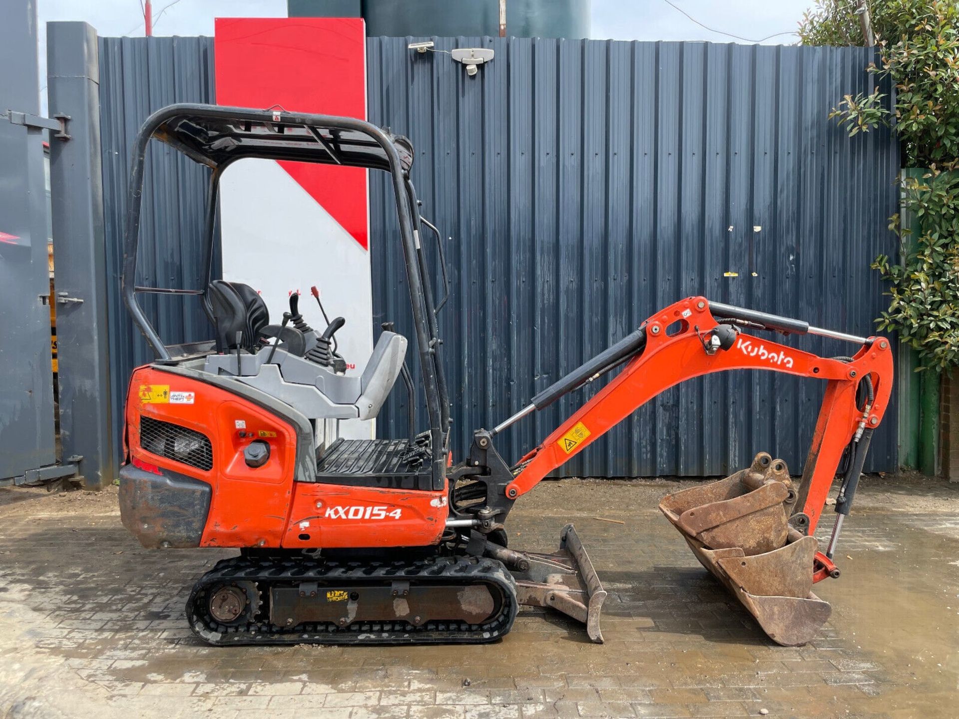 2017 KUBOTA KX015-4: MINI EXCAVATOR MASTERY WITH 2054 HOURS - Image 11 of 12