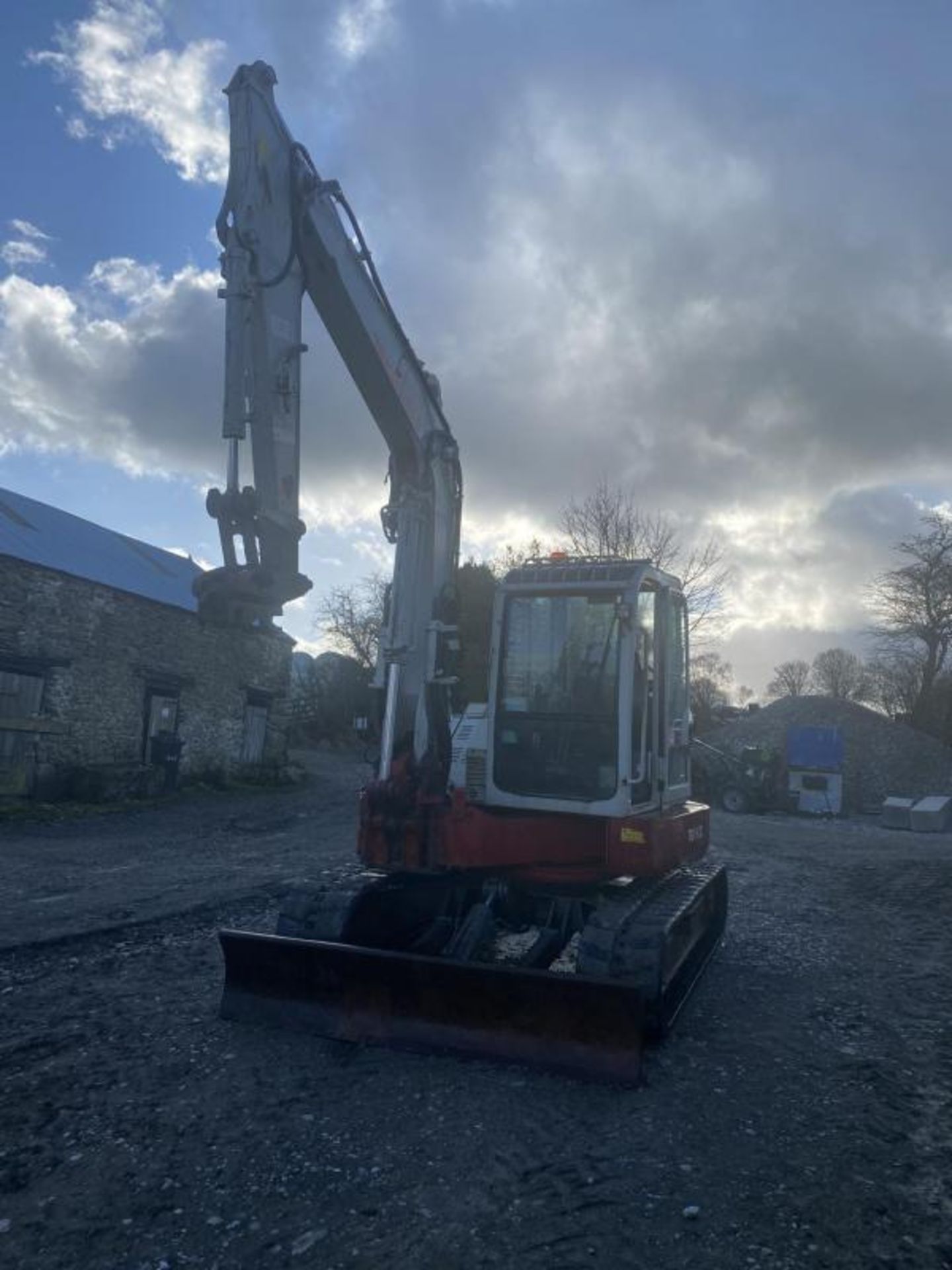 2009 TAKEUCHI TB180 FR 3 BUCKETS 8 TONNE - Image 4 of 11