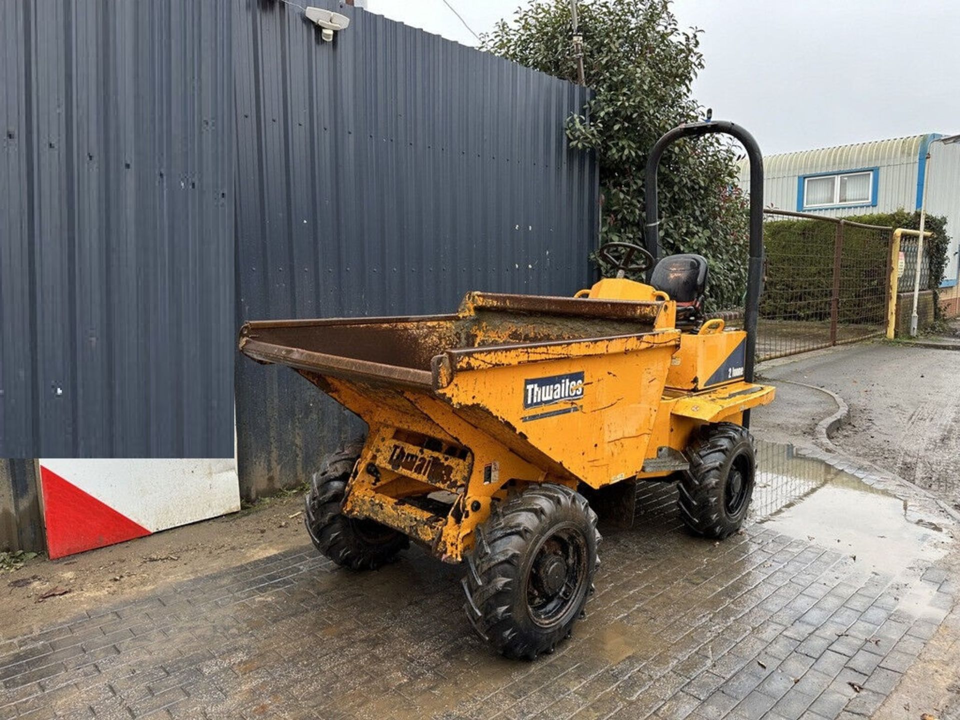 2017 THWAITES 2 TONNE DUMPER: UNMATCHED POWER WITH 931 HOURS - Image 12 of 12