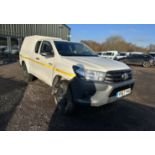 ULTIMATE UTILITY: 67 PLATE TOYOTA HILUX ACTIVE EXTRA CAB - EURO 6 4X4 GEM >>--NO VAT ON HAMMER--<<