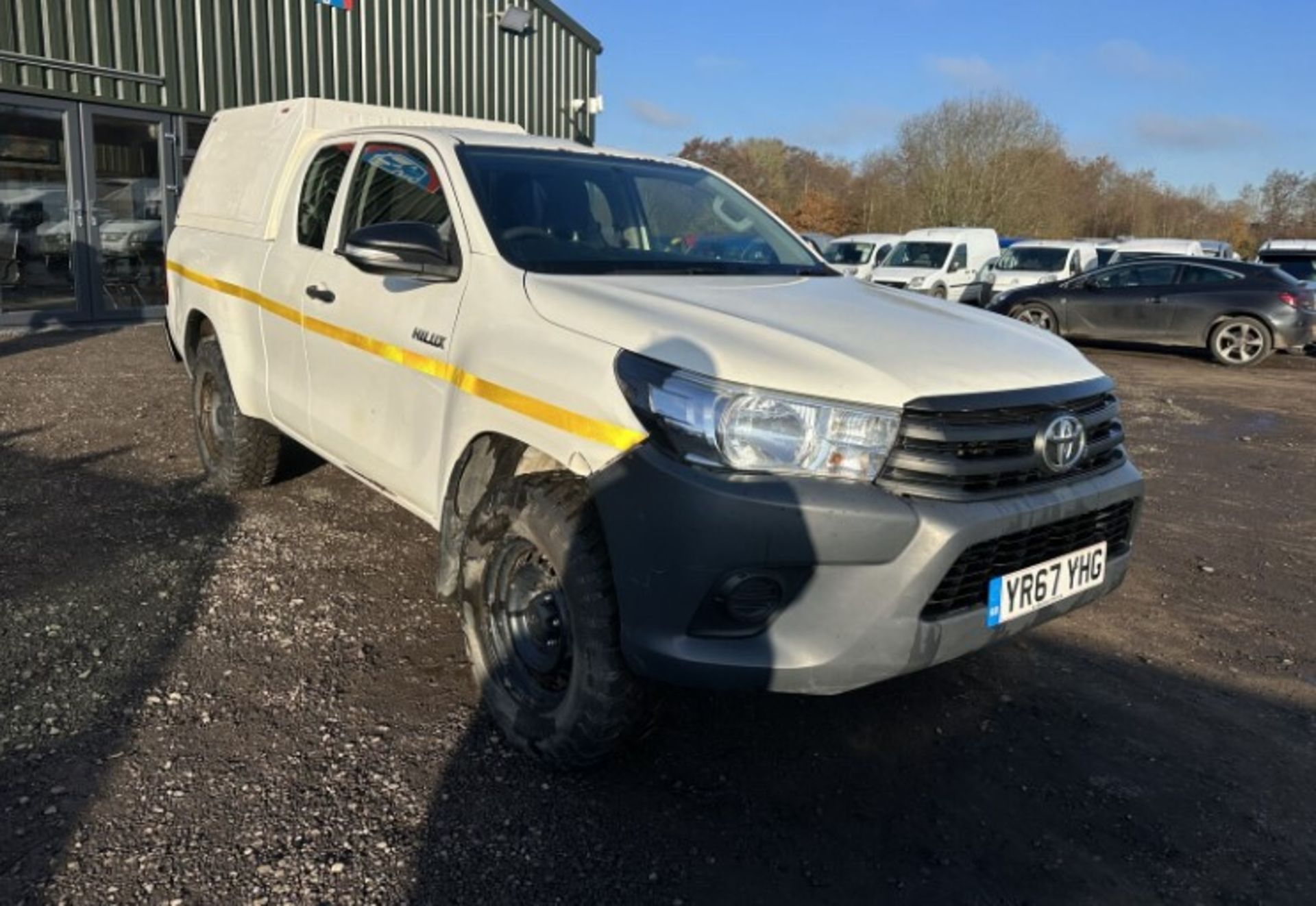 ULTIMATE UTILITY: 67 PLATE TOYOTA HILUX ACTIVE EXTRA CAB - EURO 6 4X4 GEM >>--NO VAT ON HAMMER--<<