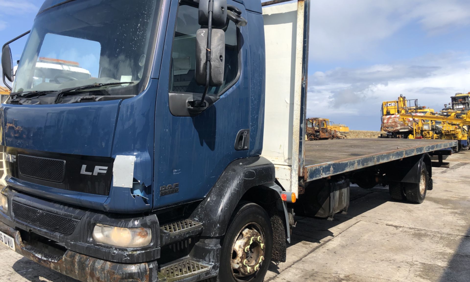 2006 DAF 55 180 LF FLATBED TRUCK