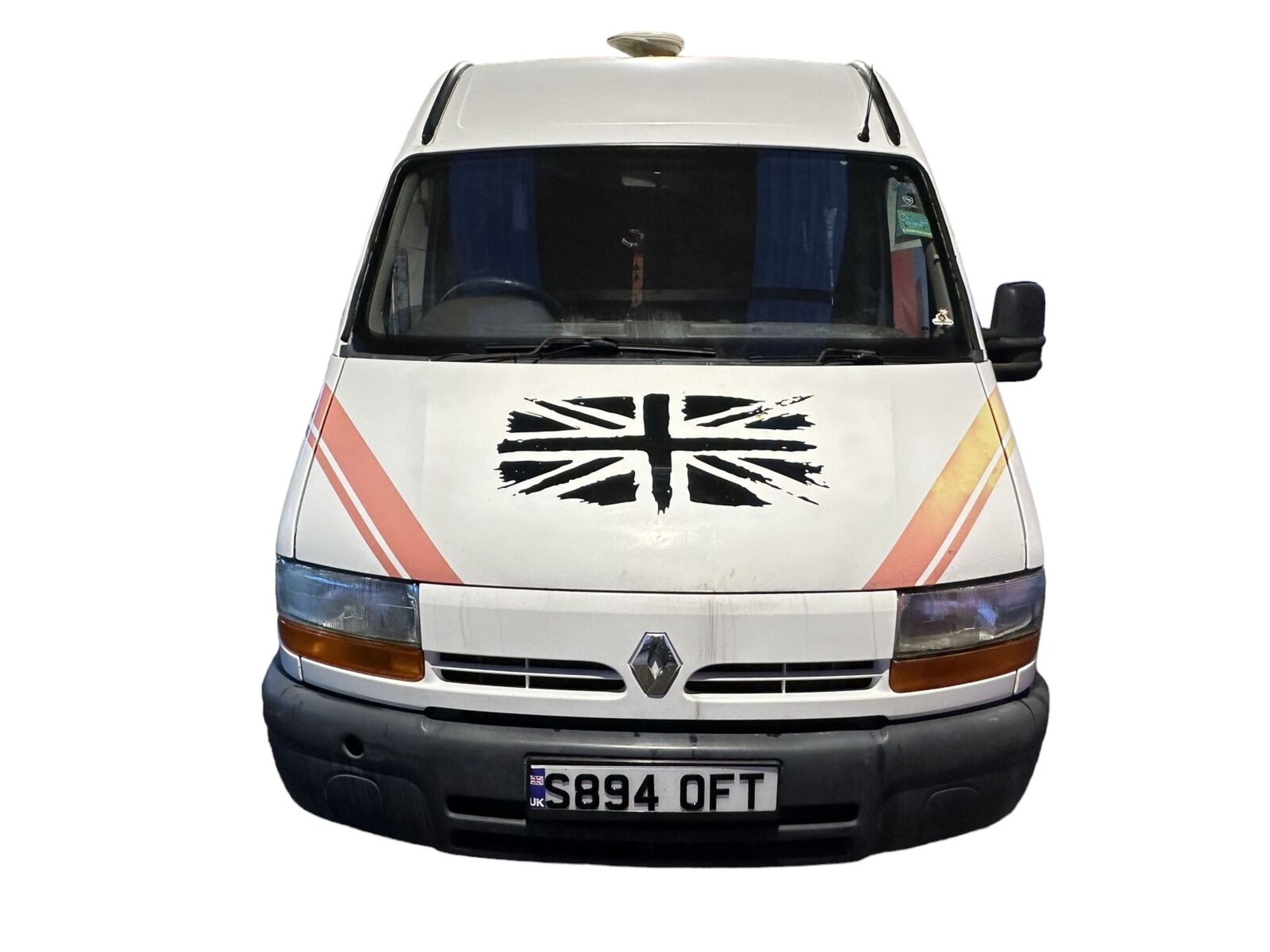 ROAD TRIP READY: RENAULT MASTER MOVANO - WHITE CAMPER DREAM >>--NO VAT ON HAMMER--<< - Image 2 of 15