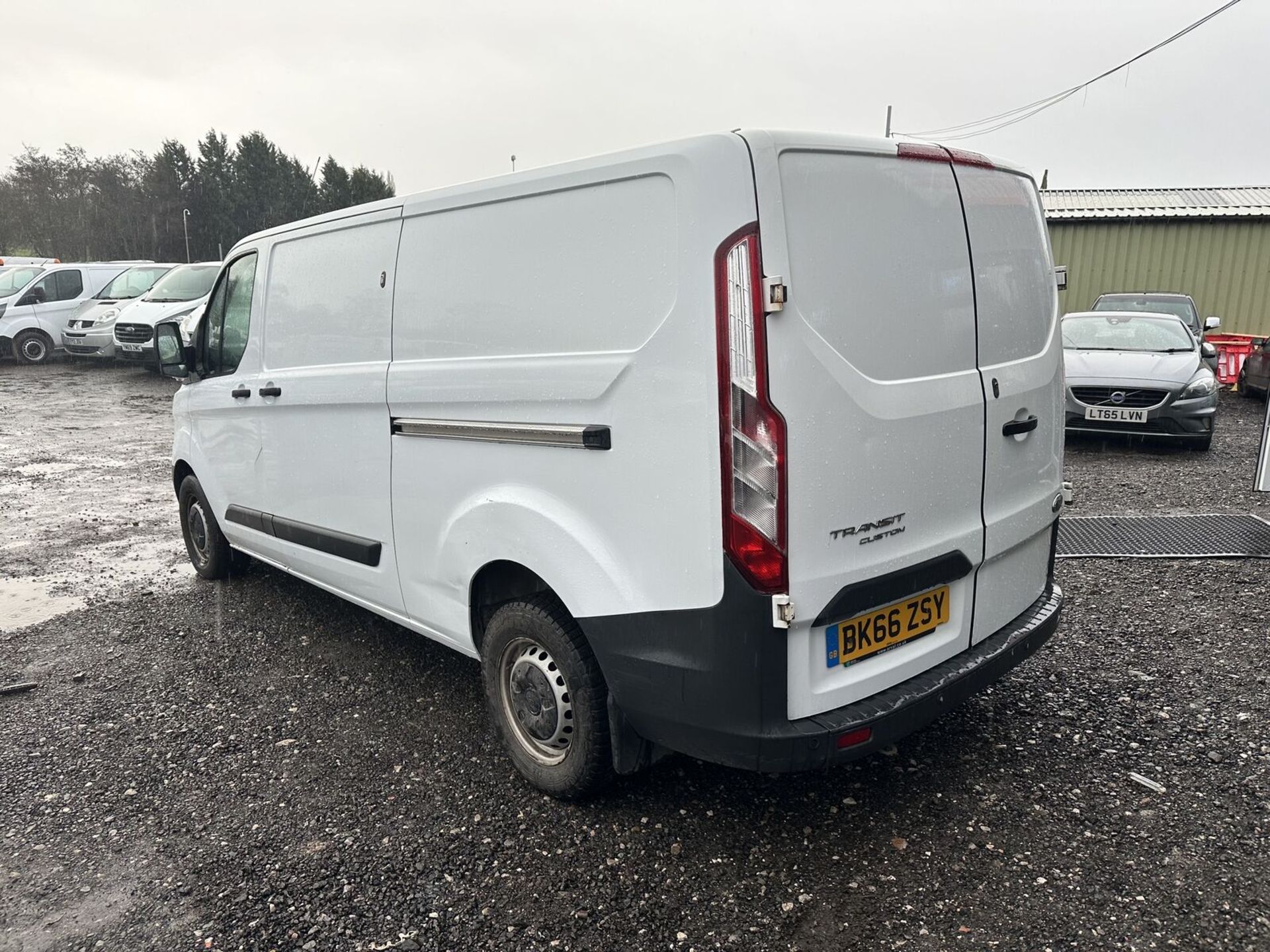 SMOOTH RIDE: 66 PLATE FORD TRANSIT CUSTOM EURO 6 >>--NO VAT ON HAMMER--<< - Image 4 of 19