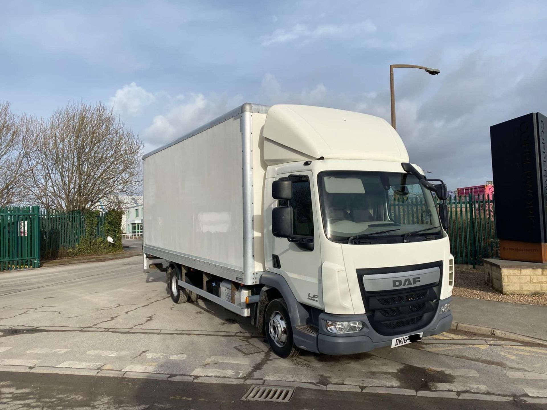 EFFICIENCY IN MOTION: 2016 DAF LF 21FT LUTON, 74,574 MILES, >>--NO VAT ON HAMMER--<< - Image 2 of 14