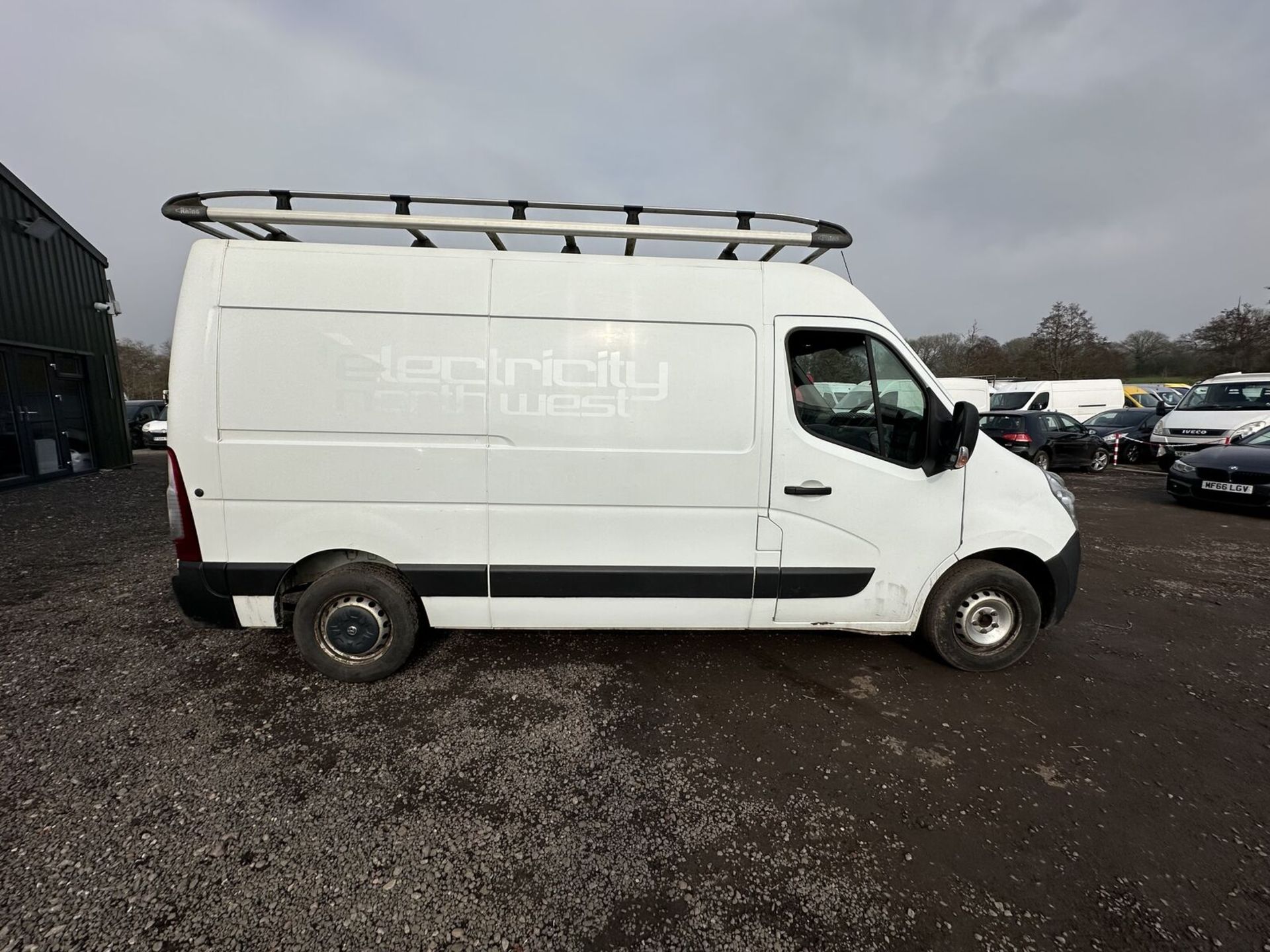 TRUSTY TRANSPORTER: 2015 VAUXHALL MOVANO - BUILT FOR BUSINESS - Image 4 of 20