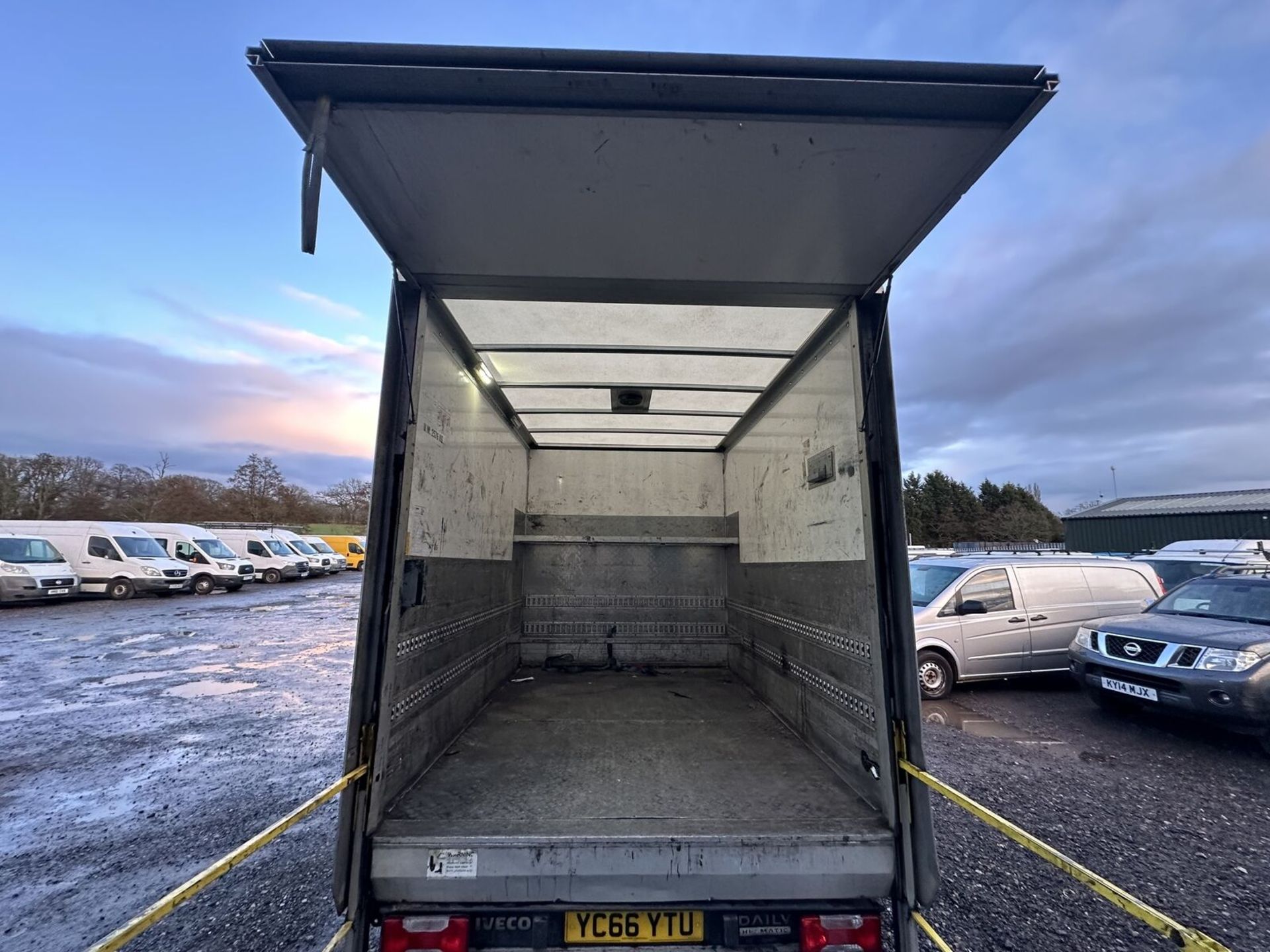 SMOOTH OPERATOR: YELLOW LUTON BOX IVECO DAILY WITH TAIL LIFT - Image 11 of 19