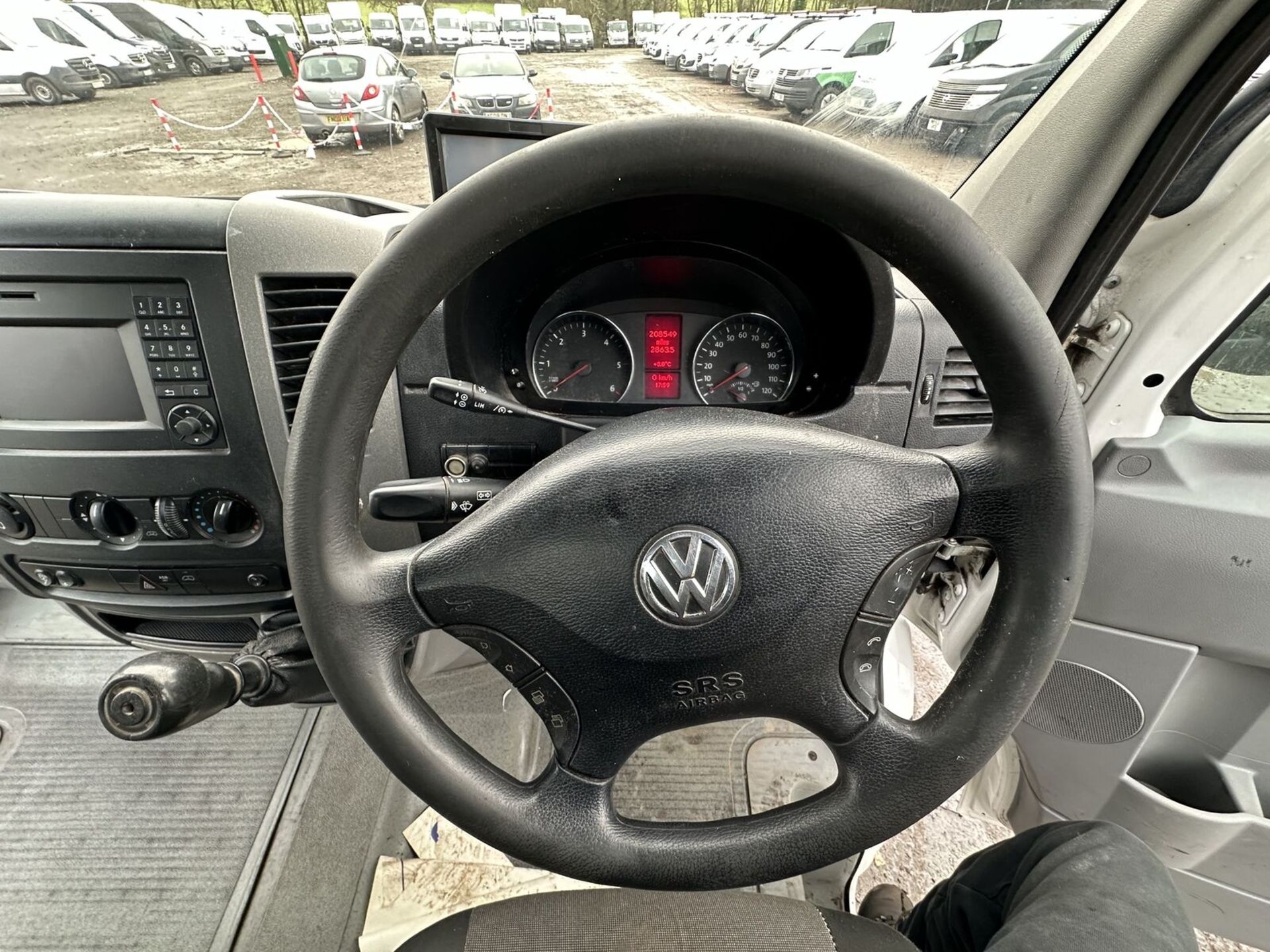 DRIVING CONFIDENCE: 2016 VW CRAFTER SPRINTER LOADED VAN >>--NO VAT ON HAMMER--<< - Image 11 of 19
