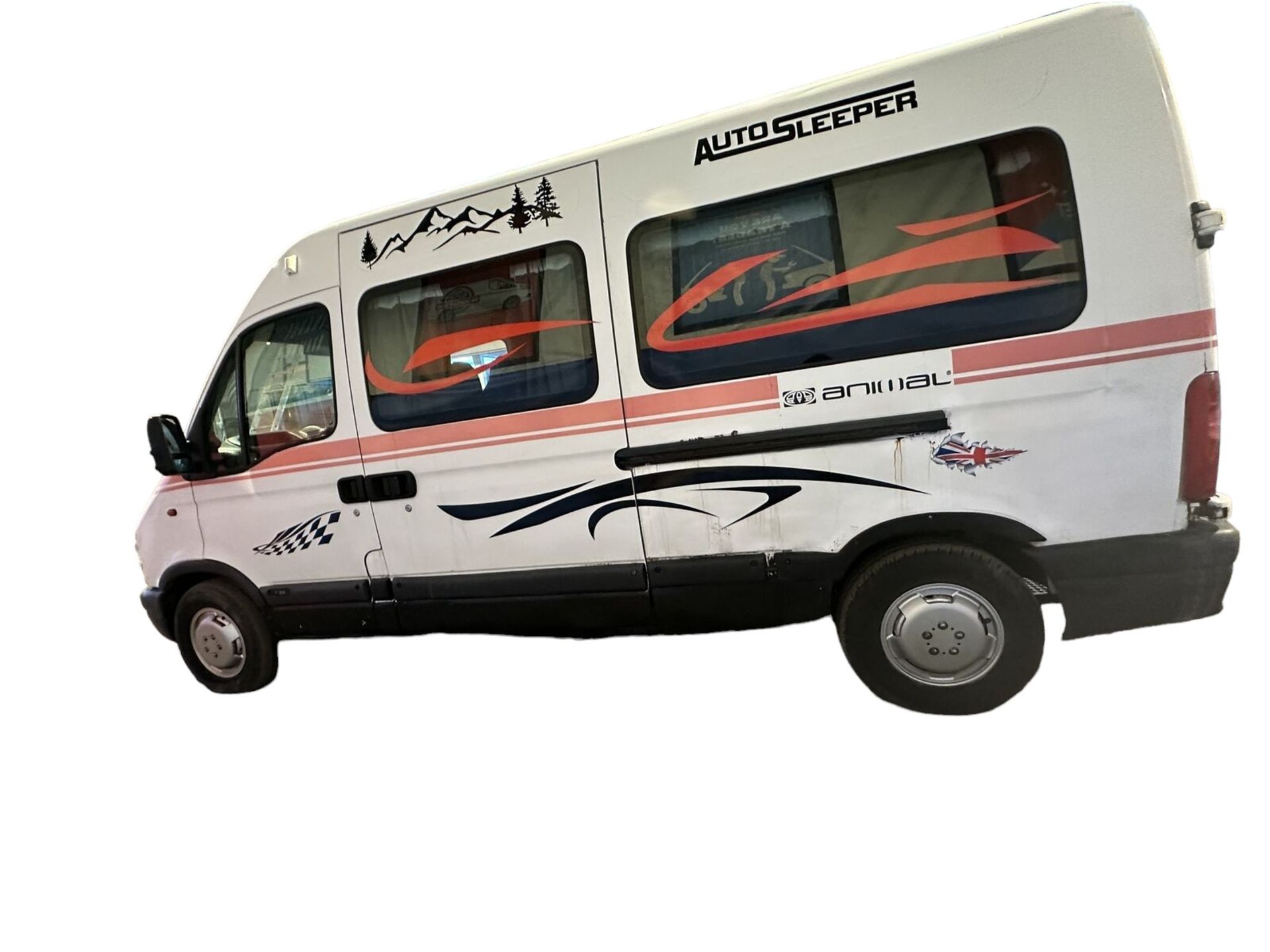 ROAD TRIP READY: RENAULT MASTER MOVANO - WHITE CAMPER DREAM >>--NO VAT ON HAMMER--<< - Image 5 of 15