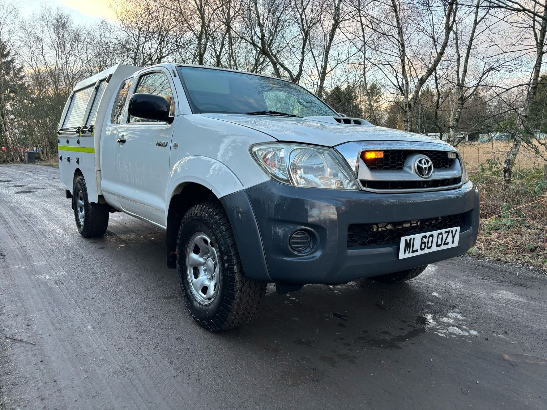 TOYOTA HILUX KING CAB PICKUP TRUCK - Image 17 of 18