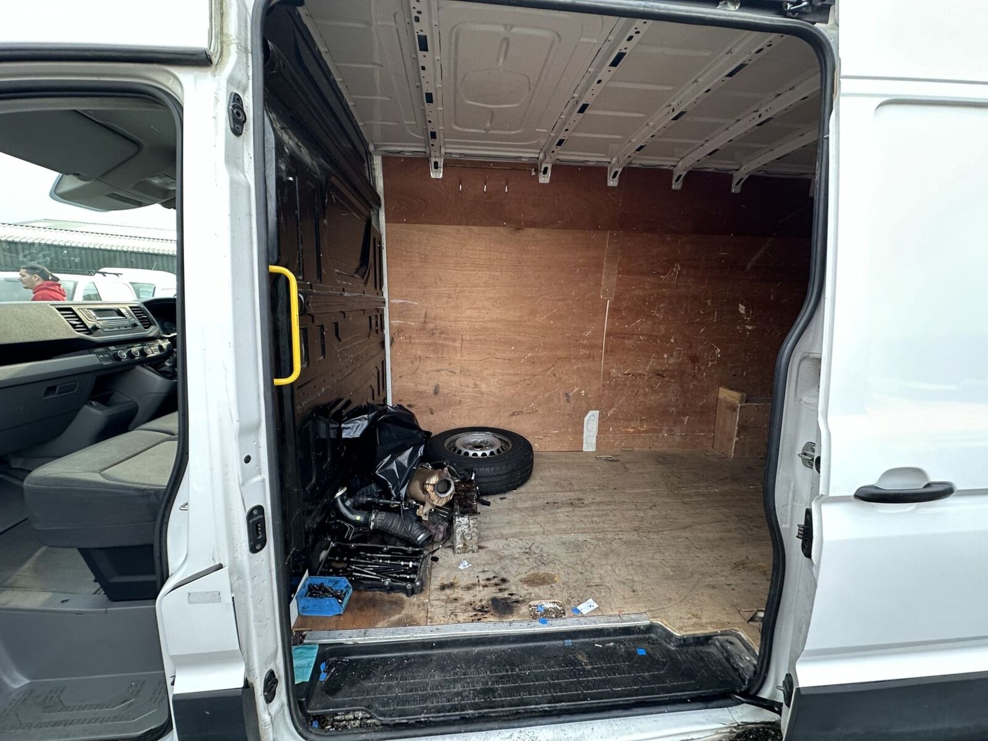 NON-RUNNER SPECIAL: 67 PLATE VW CRAFTER LWB - ENGINE STRIPPED - Image 14 of 20