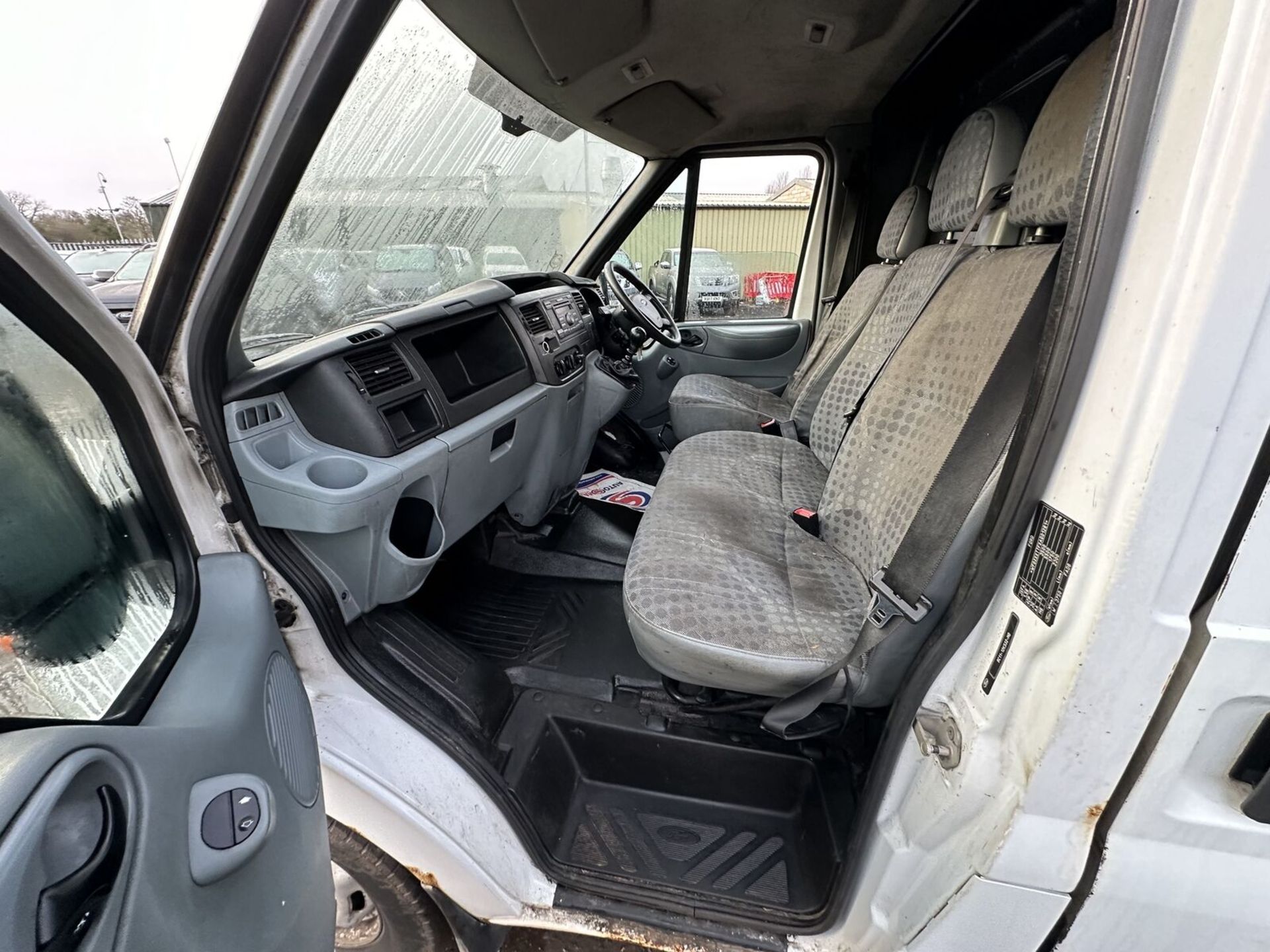 2011 FORD TRANSIT HIGH ROOF JUMBO VAN, INJECTOR ISSUE >>--NO VAT ON HAMMER--<< - Image 13 of 17