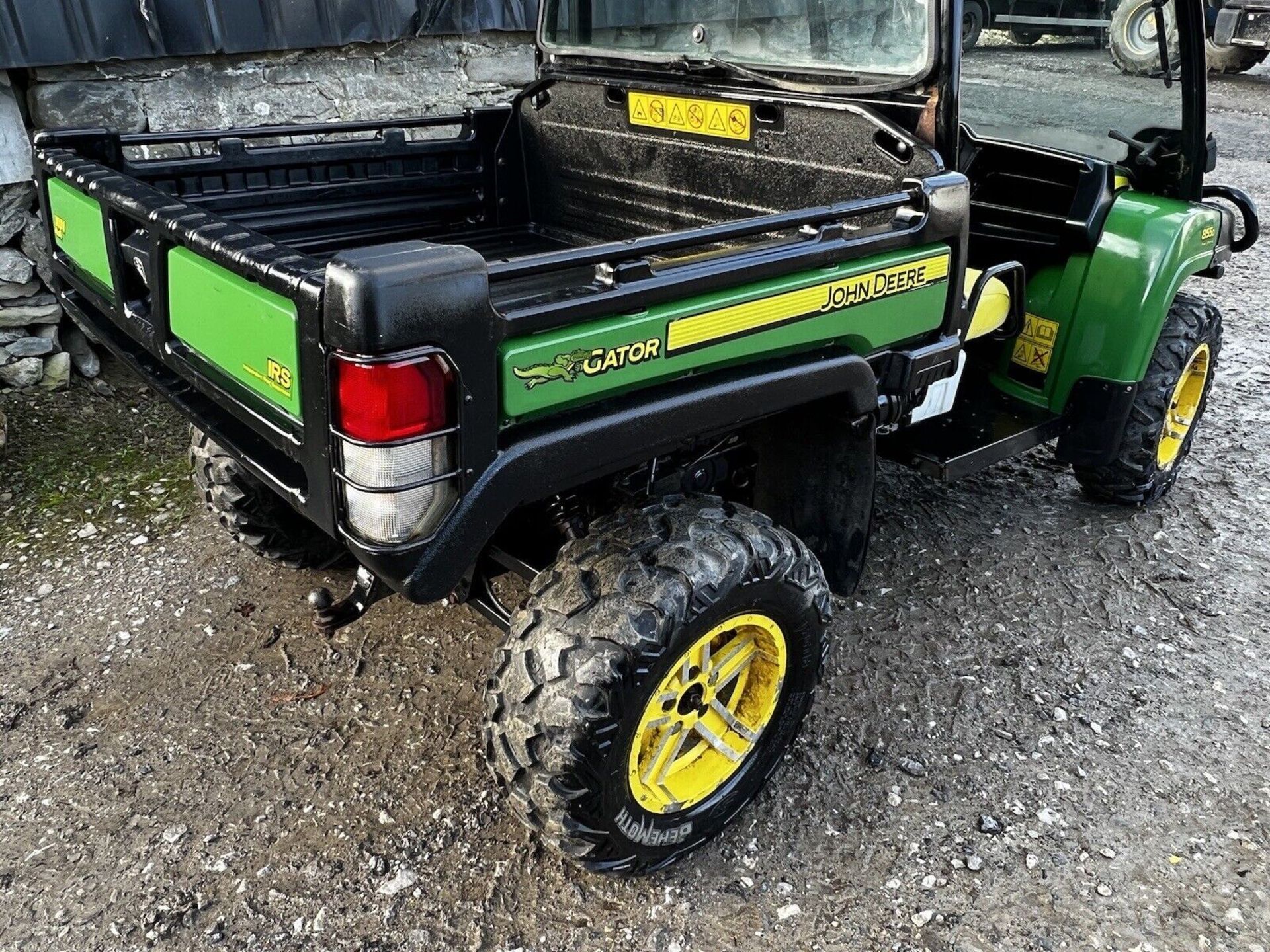 AGRI AUTHORITY: JOHN DEERE 855D GATOR - V5 INCLUDED FOR ADDED ASSURANCE - Image 9 of 10