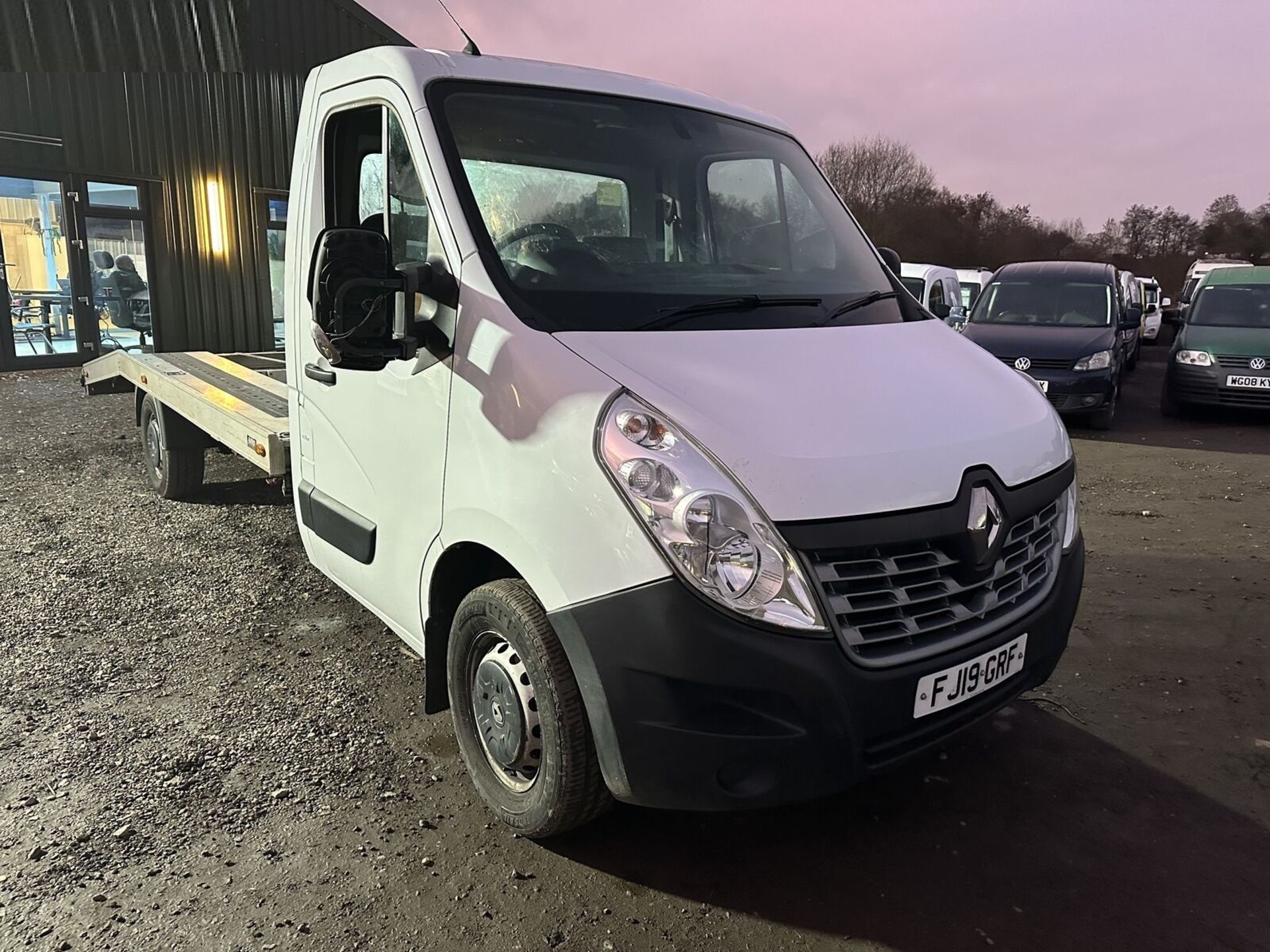 >>--NO VAT ON HAMMER--<< 2019 RENAULT MASTER RECOVERY TRUCK, AMS ALLOY BODY - Image 9 of 11