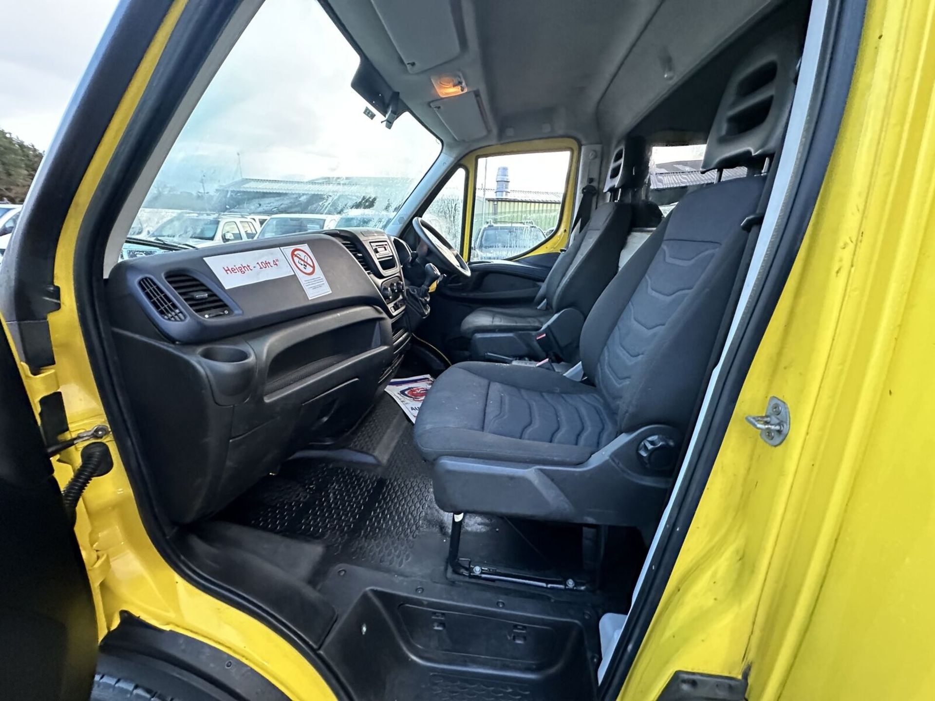 SMOOTH OPERATOR: YELLOW LUTON BOX IVECO DAILY WITH TAIL LIFT - Image 13 of 19