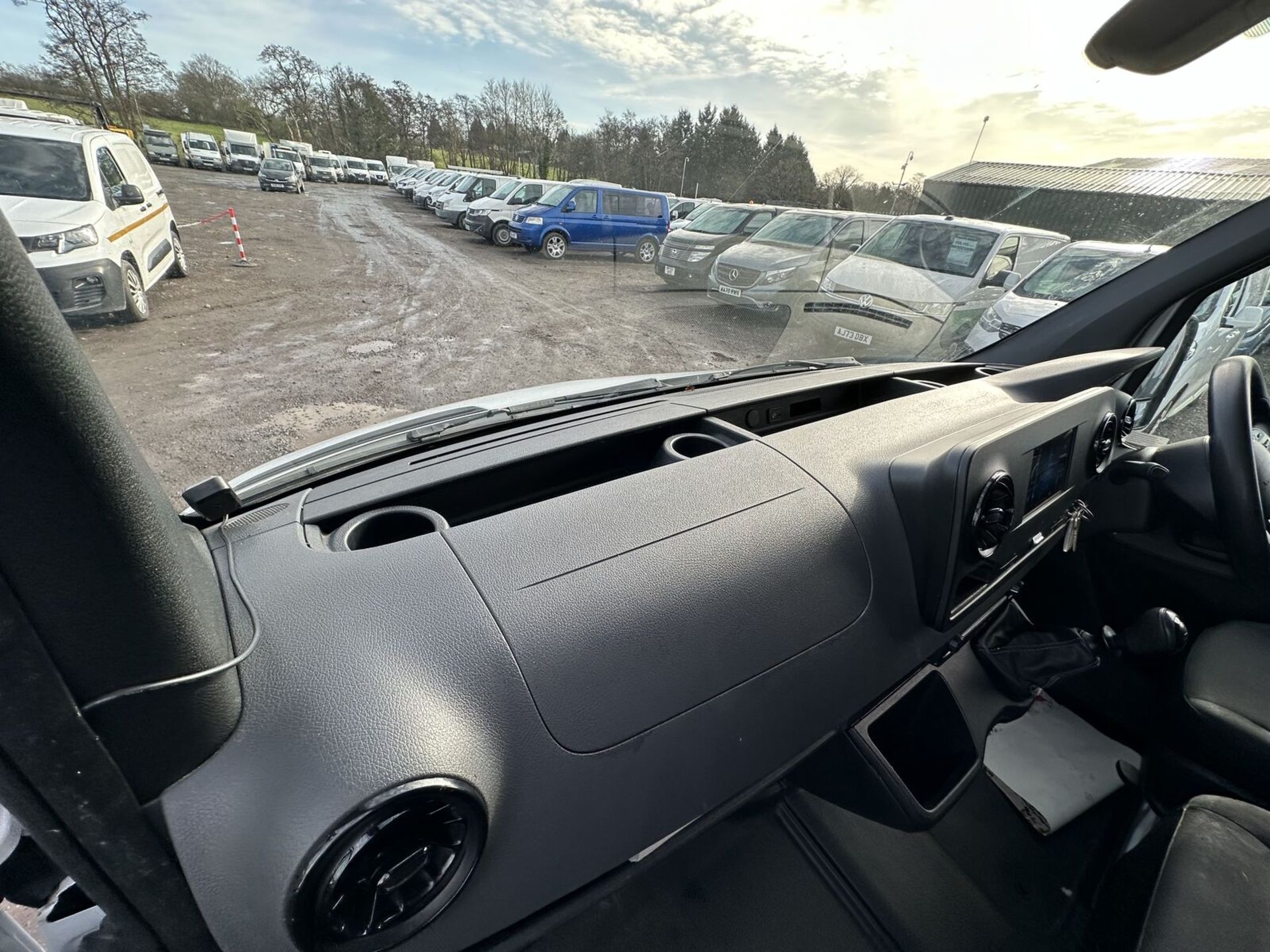 PRACTICAL POWERHOUSE: 2021 MERCEDES SPRINTER 315CDI RWD - Image 8 of 12