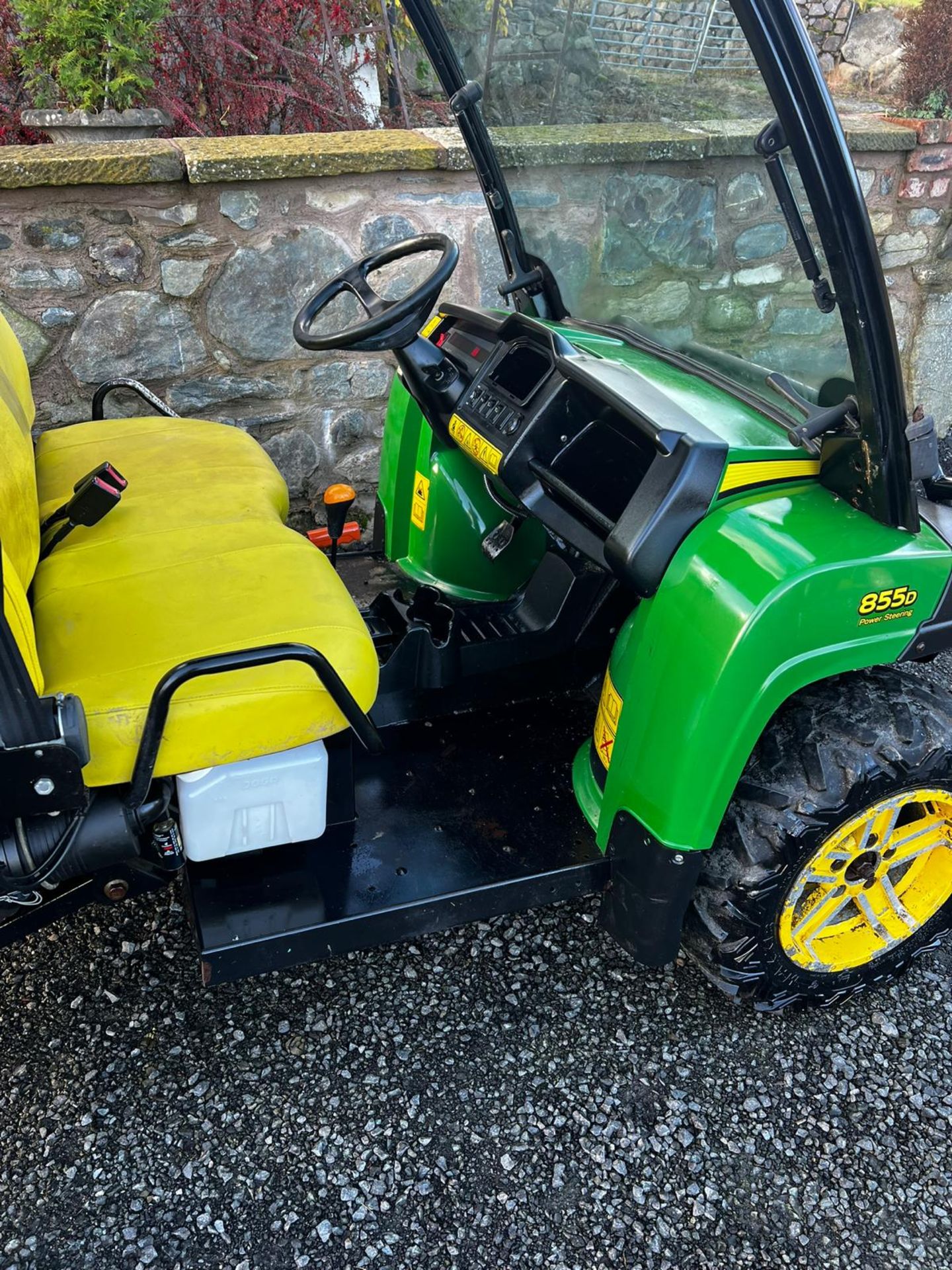 JOHN DEERE 855D 2014 4WD GATOR - Image 6 of 8