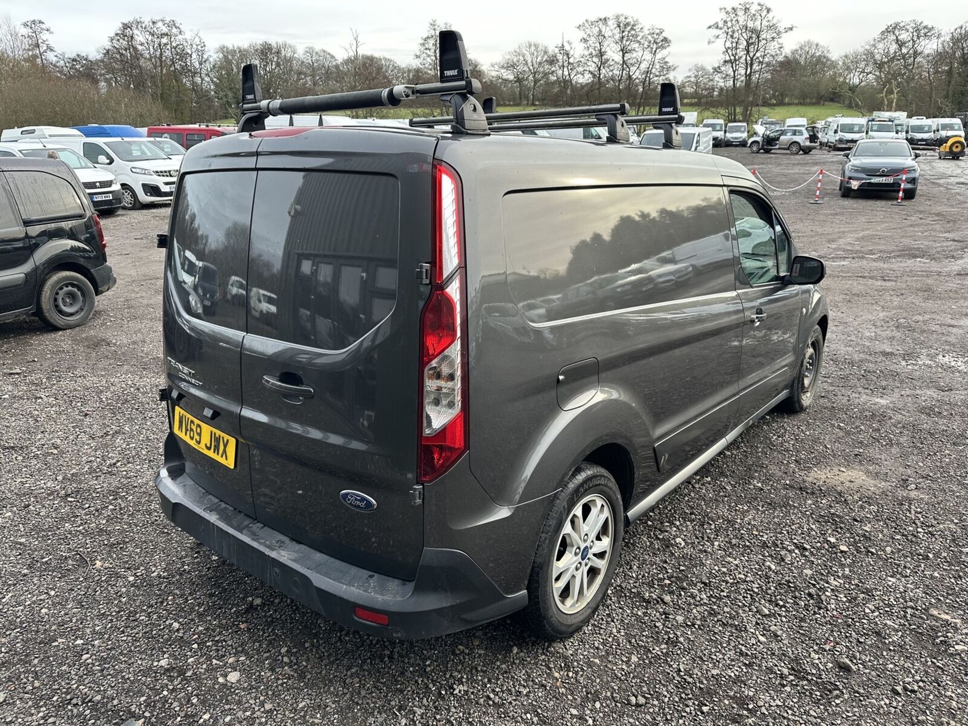 >>--NO VAT ON HAMMER--<< URBAN EXPLORER: GREY FORD TRANSIT CONNECT 240 L2 DIESEL VAN - Image 3 of 18