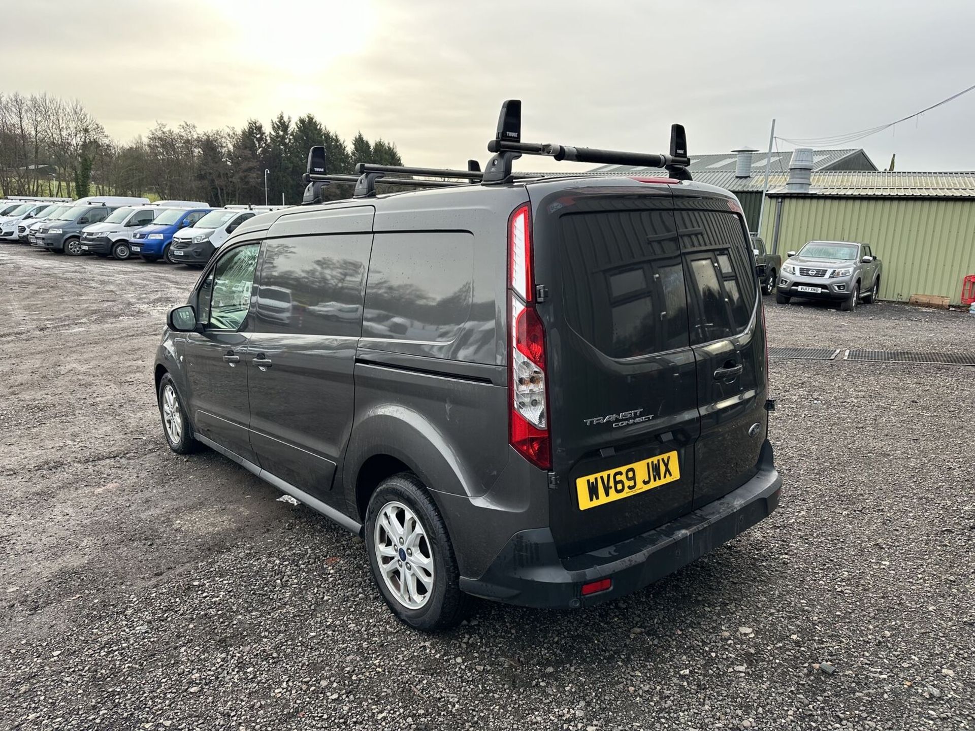 >>--NO VAT ON HAMMER--<< URBAN EXPLORER: GREY FORD TRANSIT CONNECT 240 L2 DIESEL VAN - Image 4 of 18