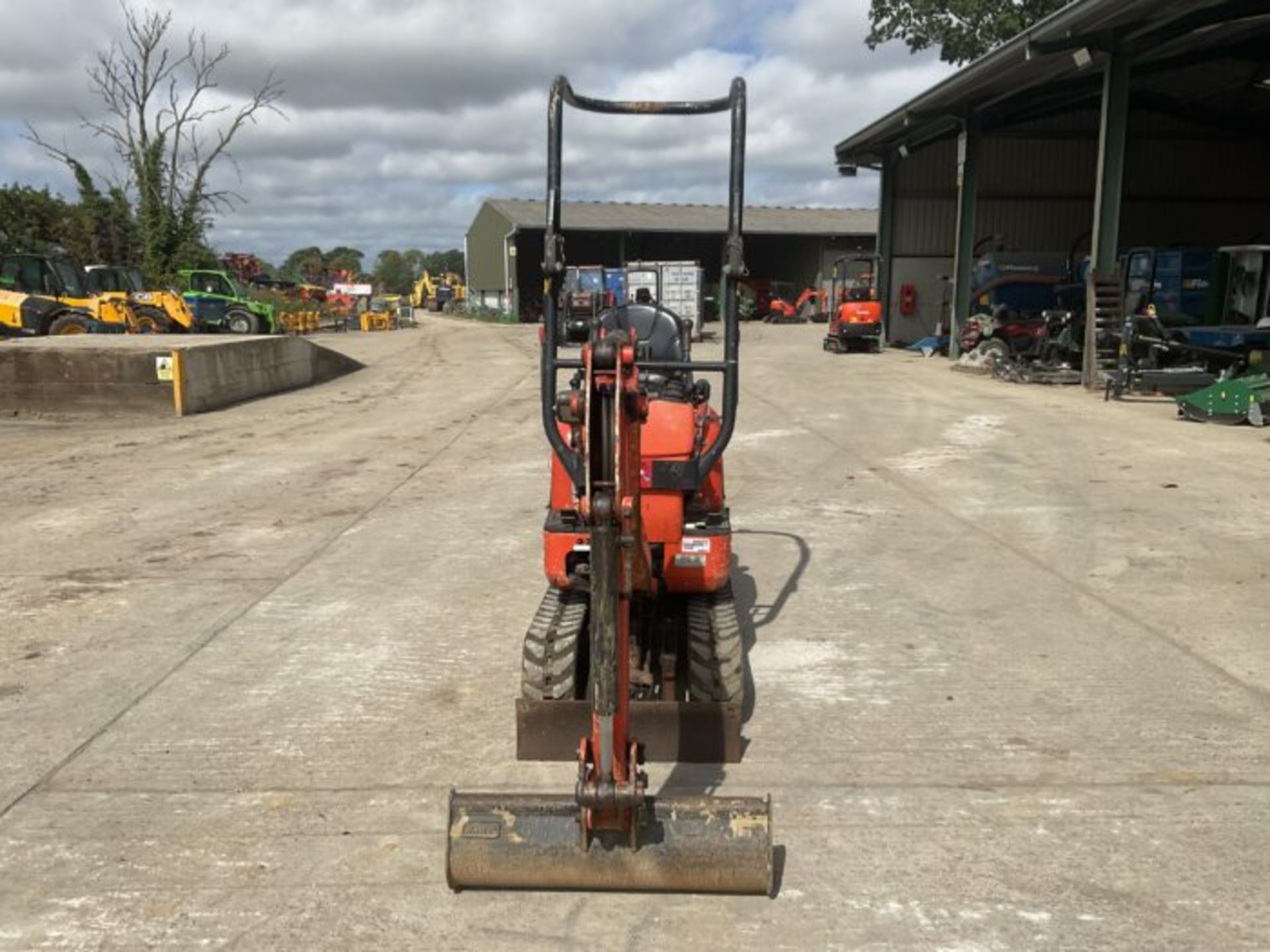 KUBOTA K008-3 - Bild 8 aus 9