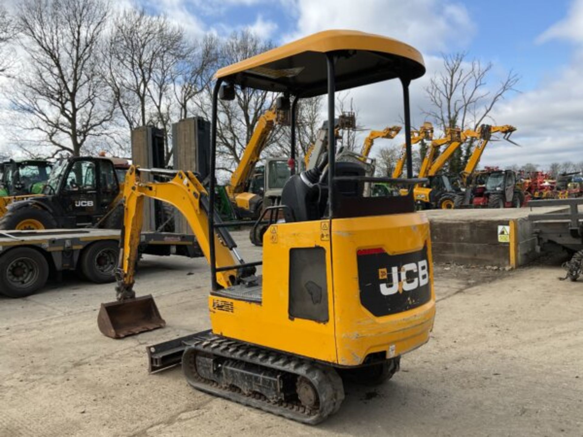 2019 JCB 15C-1 - Bild 3 aus 9