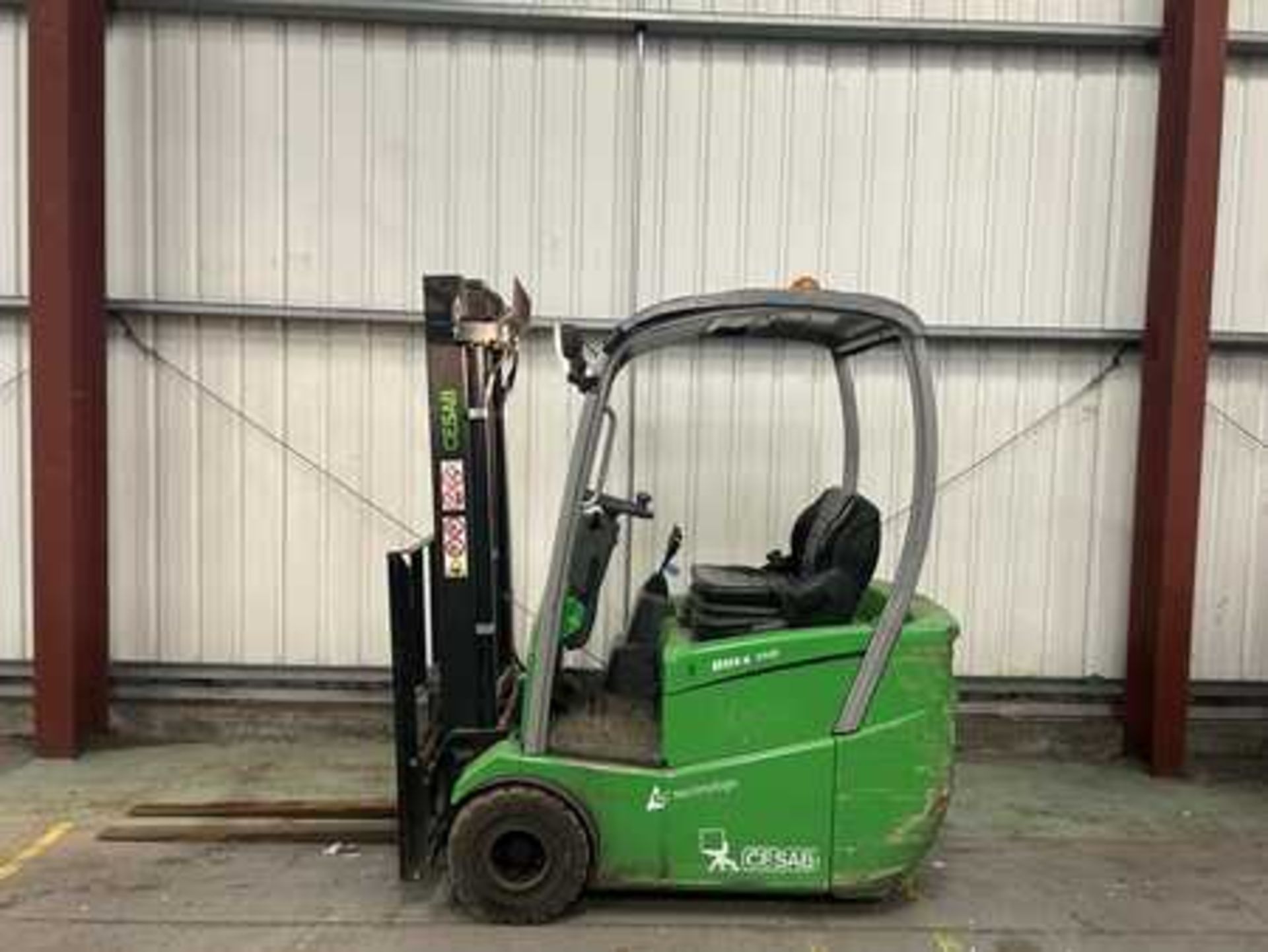 ELECTRIC - 3 WHEELS CESAB BLITZ 150 *CHARGER INCLUDED - Bild 6 aus 6