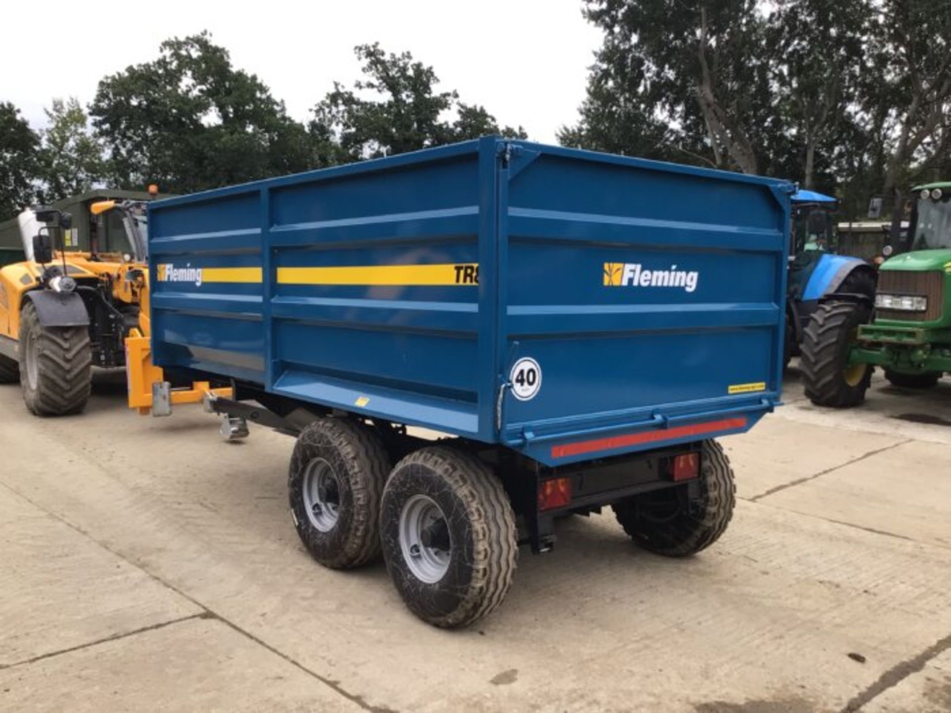 FLEMING TR8 8 TON TIPPING TRAILER - Image 3 of 7